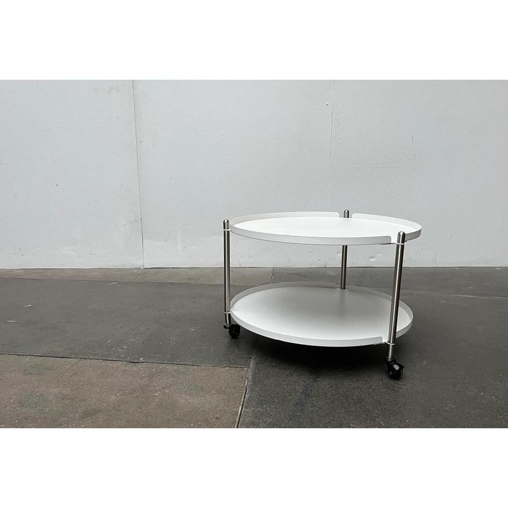 Table basse ou d'appoint minimaliste en métal avec roues de Leitmotiv Excellent état - En vente à Hamburg, DE