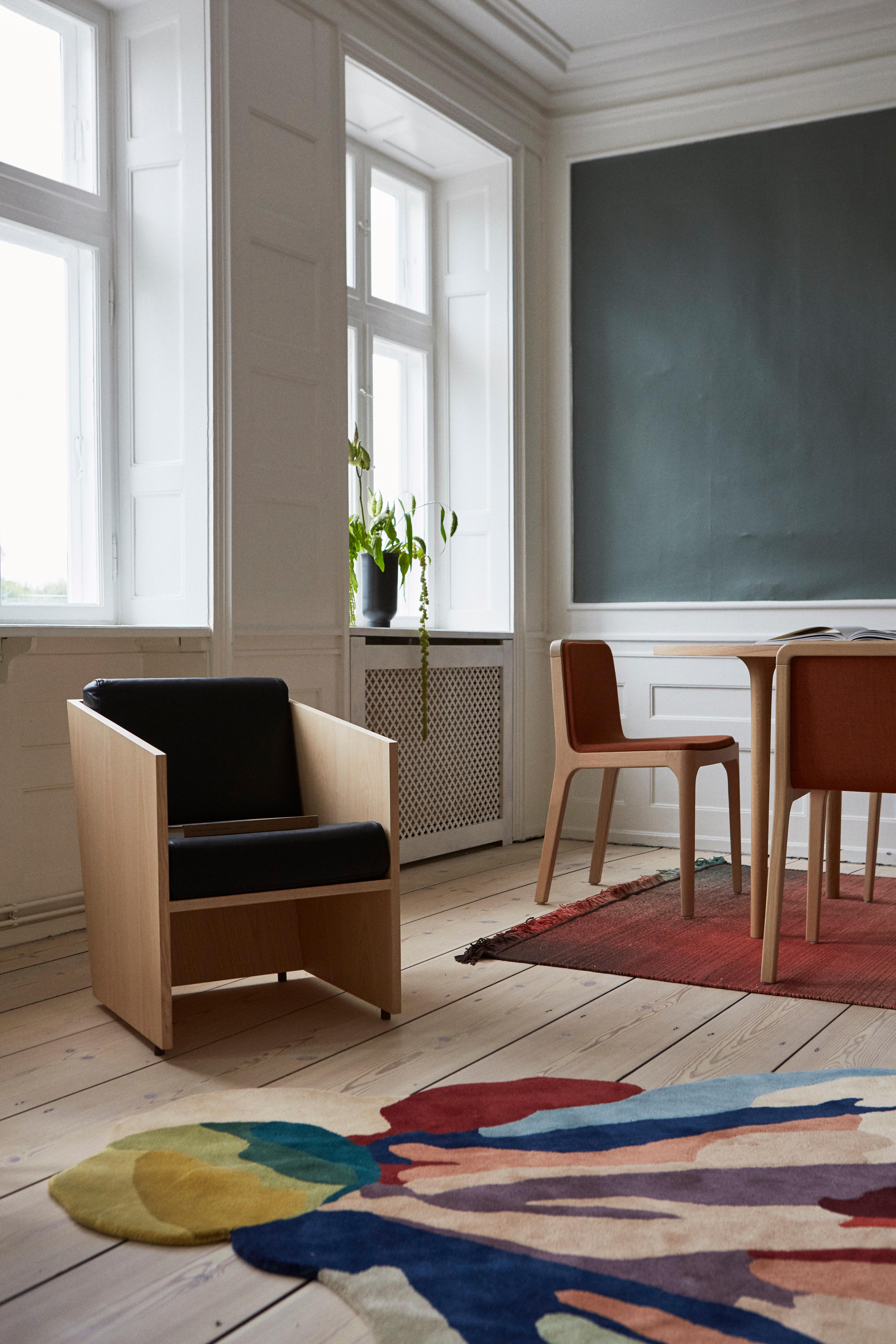 Modern Minimalist Timeless Armchair in Ash Wood and Black Leather For Sale