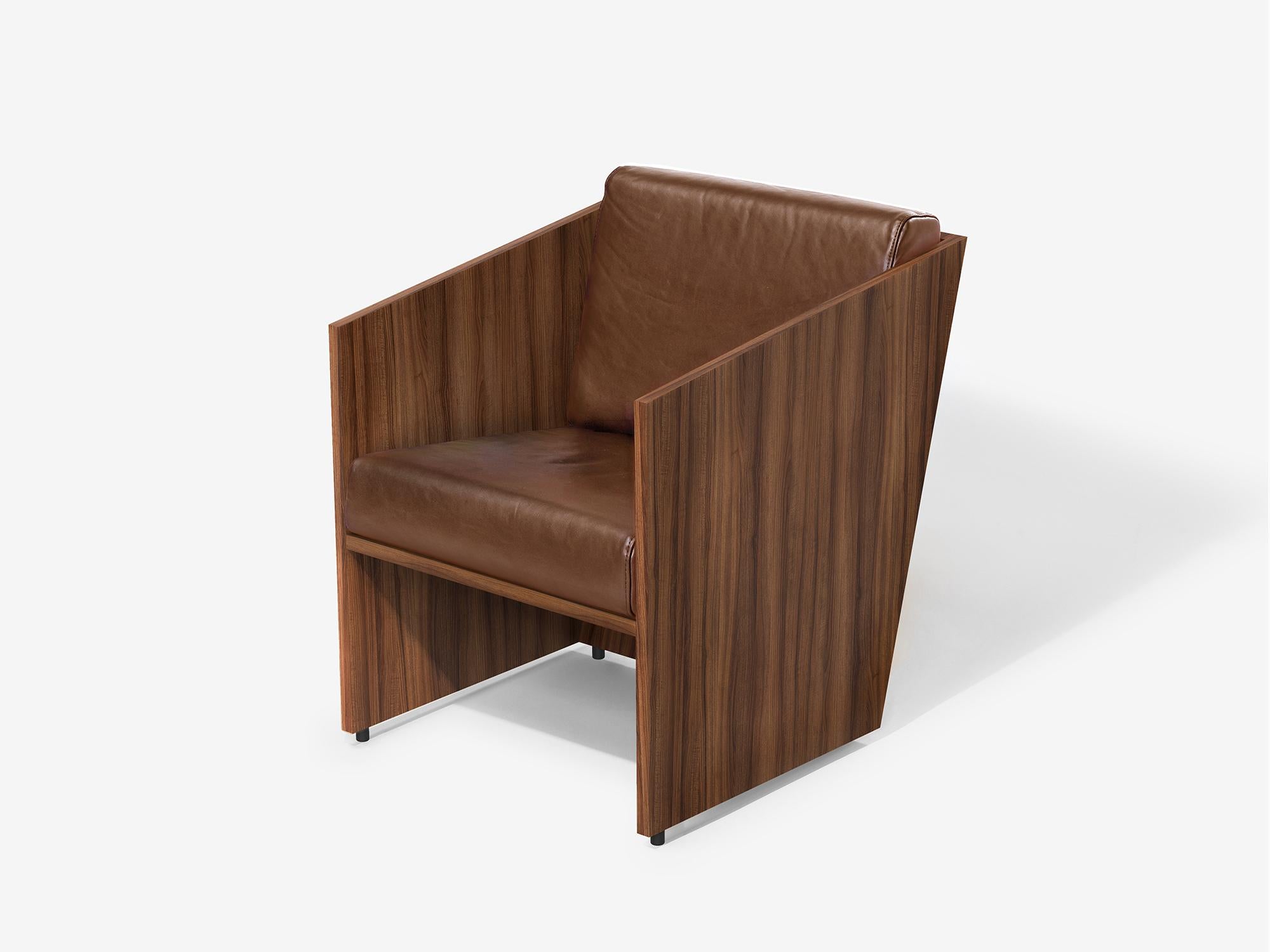 Modern Álvaro Siza Vieira - Armchair in Walnut Wood and Black Leather - one of a kind For Sale