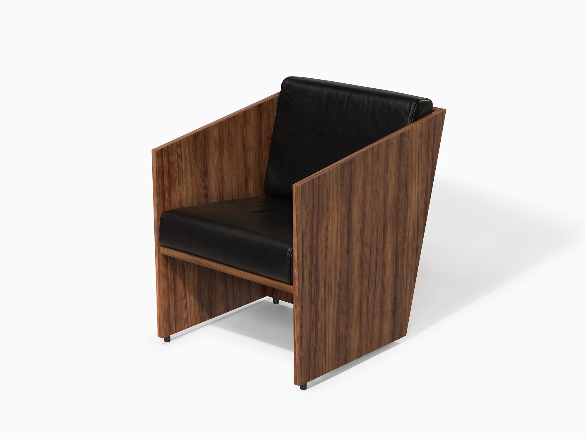 Portuguese Álvaro Siza Vieira - Armchair in Walnut Wood and Brown Leather - one of a kind For Sale