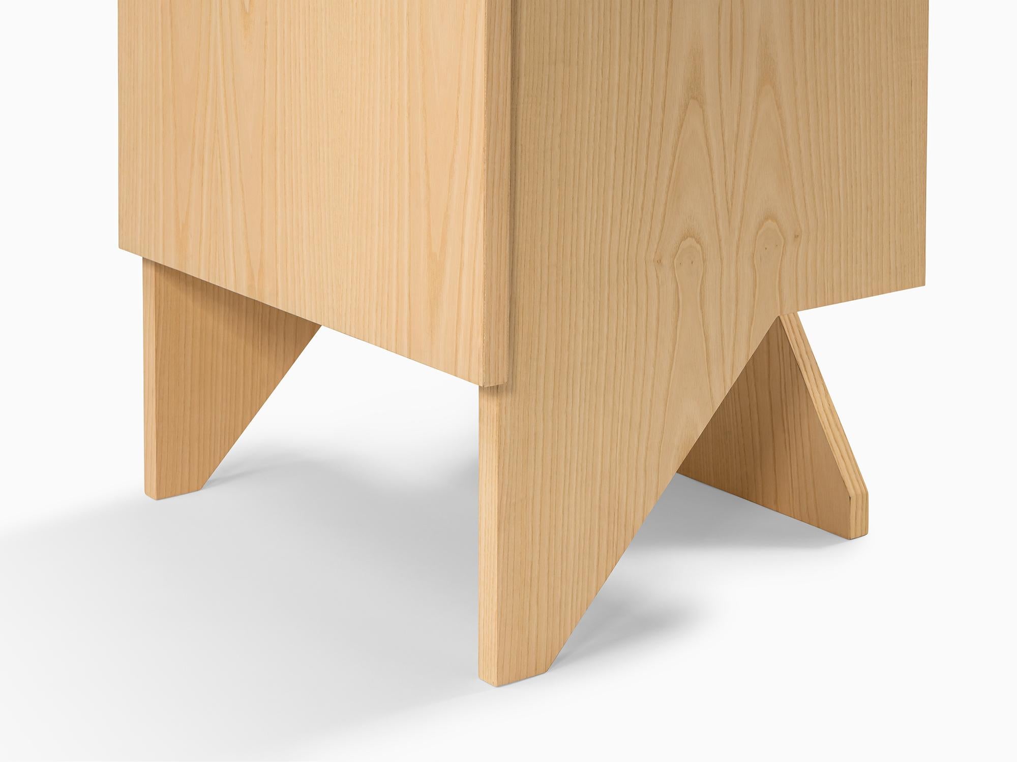 Moderne Armoire minimaliste et intemporelle en Wood Wood Frêne en vente