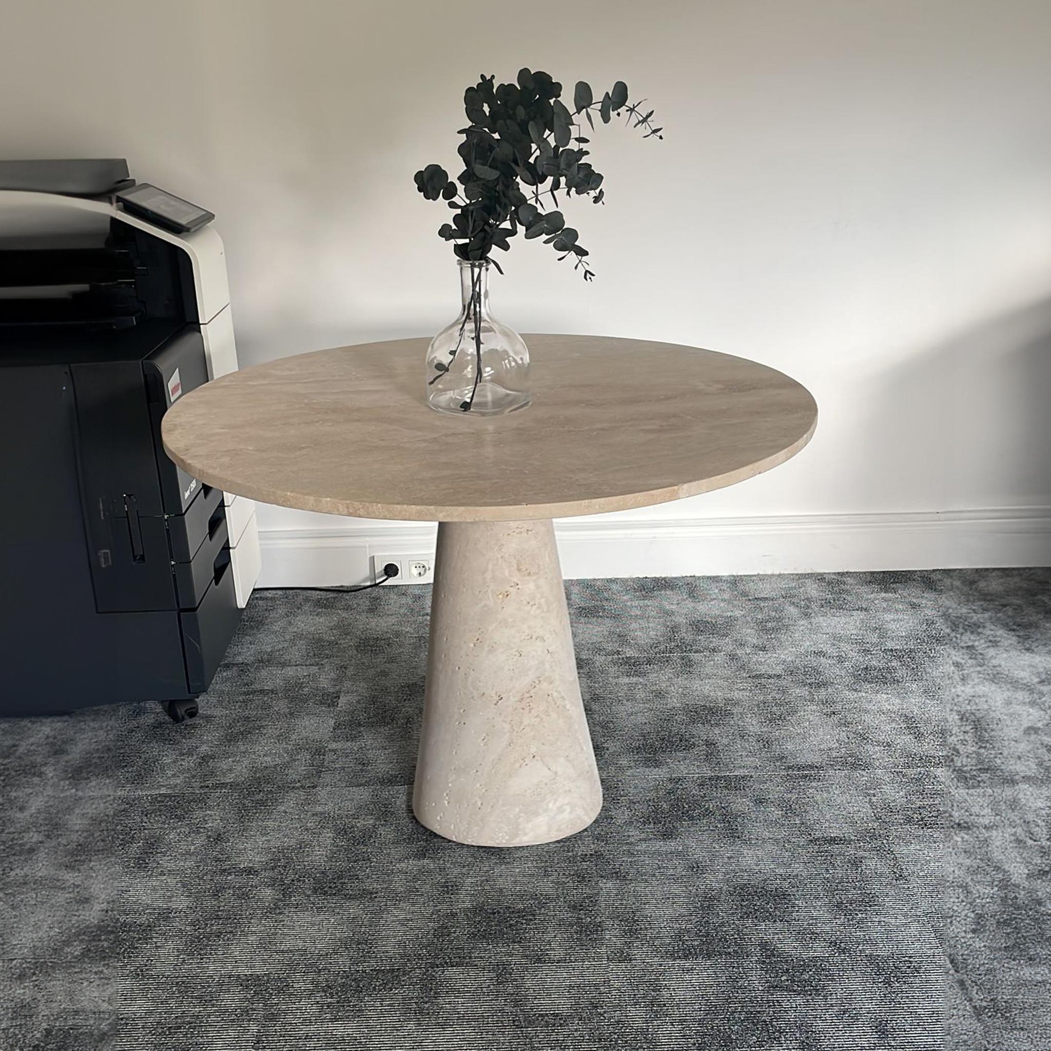 Travertine Round Dining Table - Stone Dining Table - Round Kitchen Table In New Condition For Sale In İnegöl, TR