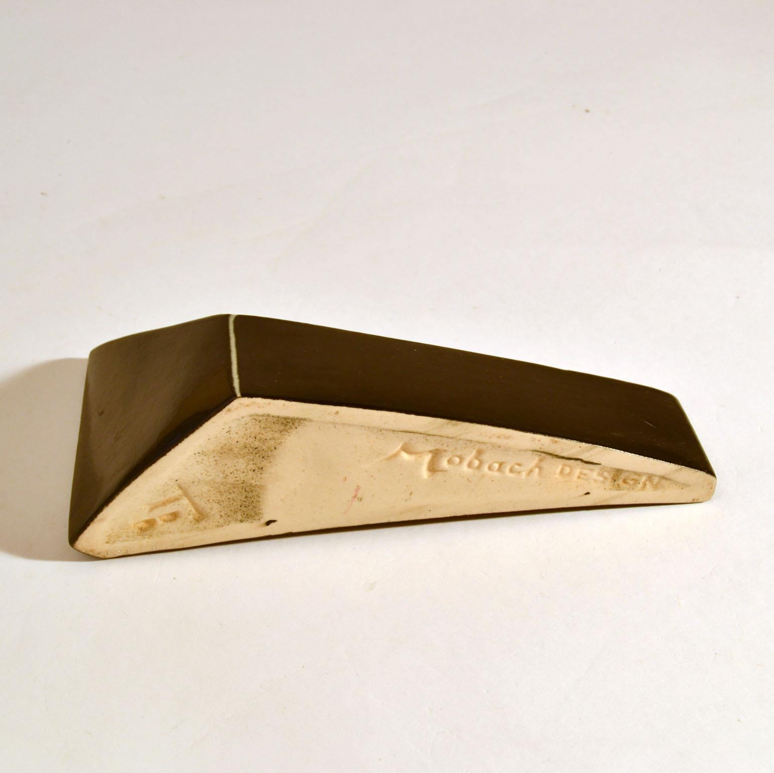 Ciotole e vasi triangolari minimalisti in ceramica bianca e nera in vendita 5