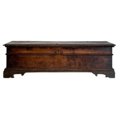 Minimalist Trunk-Italian Cassapanca made in the 17th Century