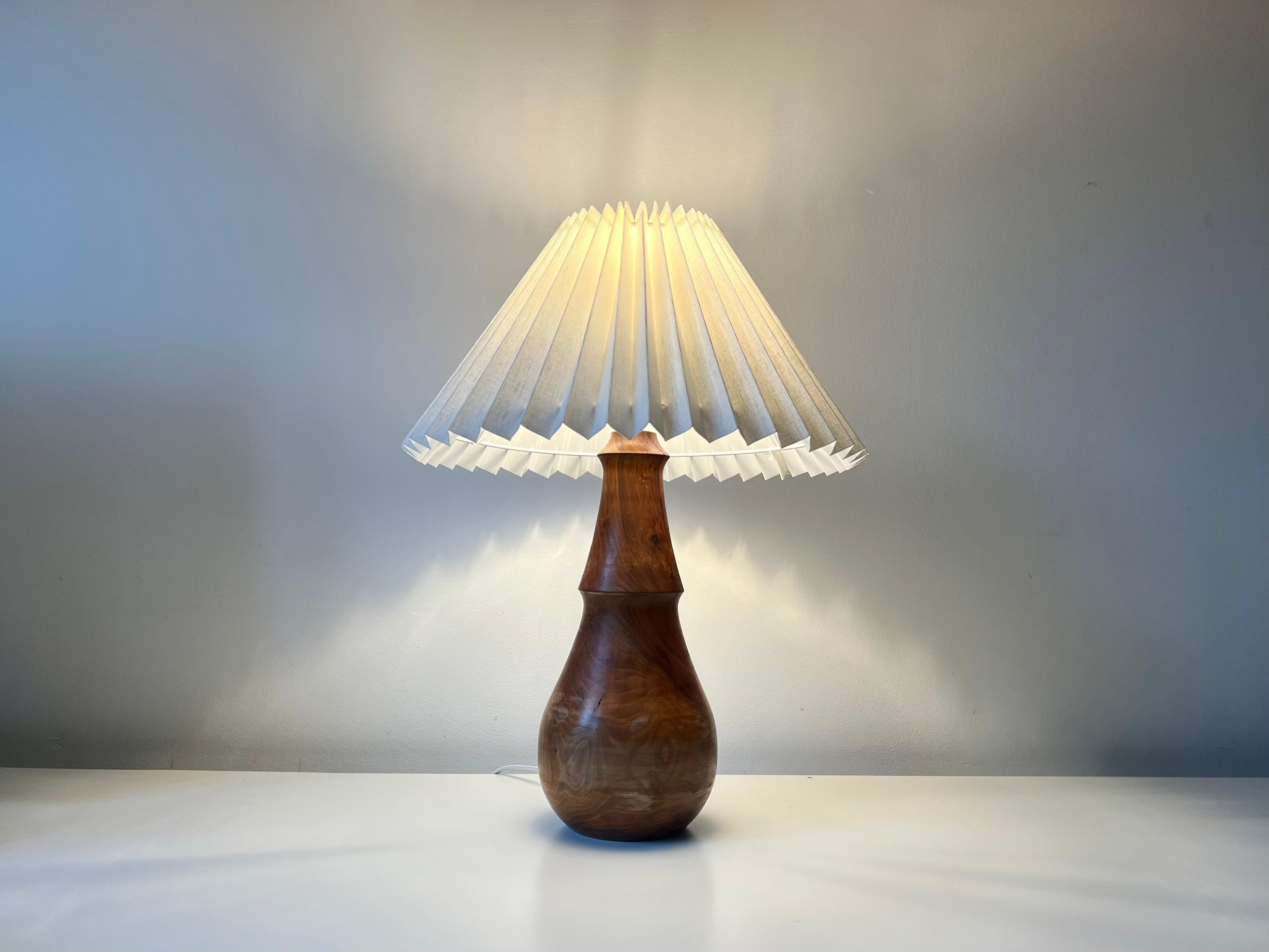 Minimalist turned wood table lamp with linen pleated shade 2