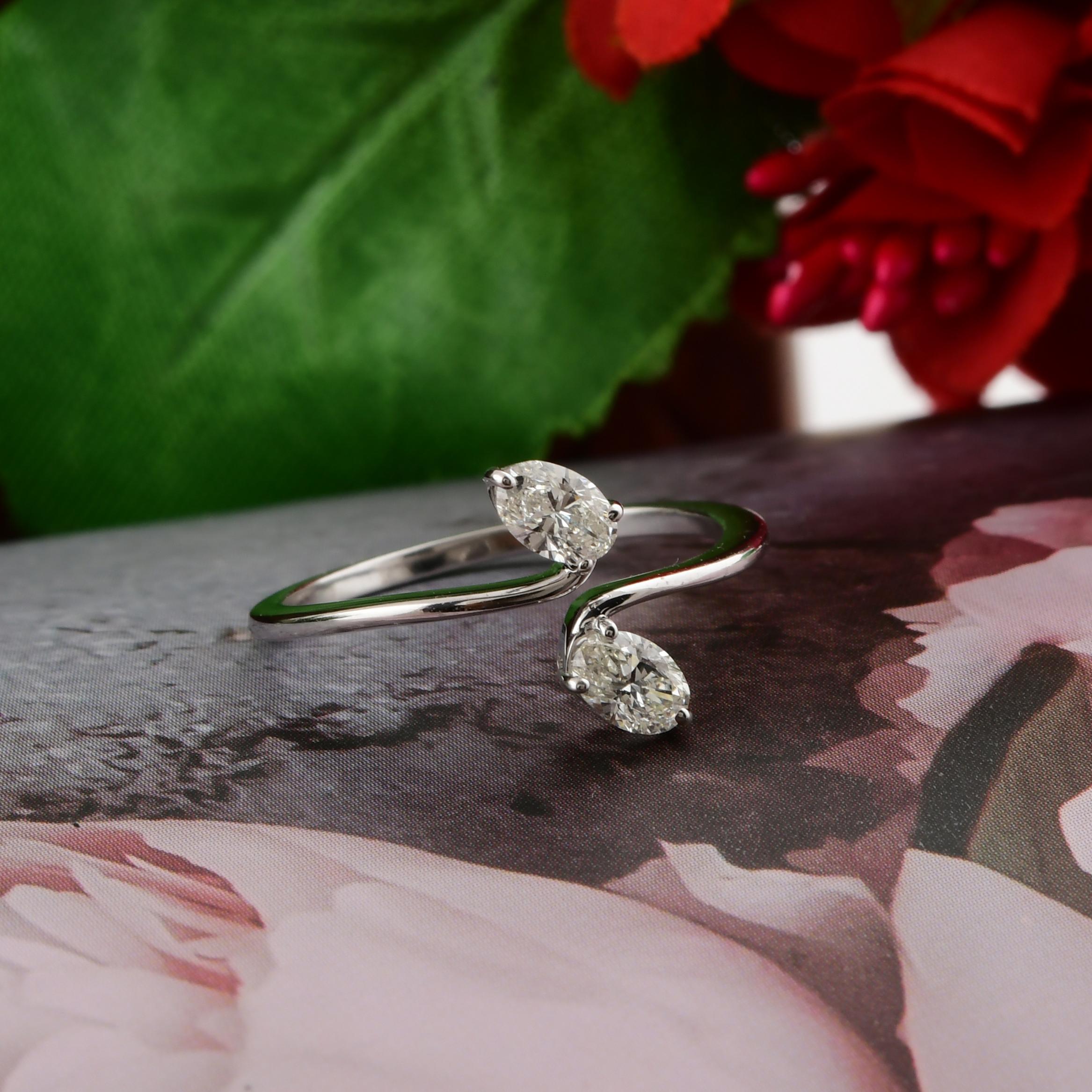 in vendita:  Anello Minimalista a due pietre ovali SI/H con diamante aperto e avvolgente in oro bianco 14 kt. 5