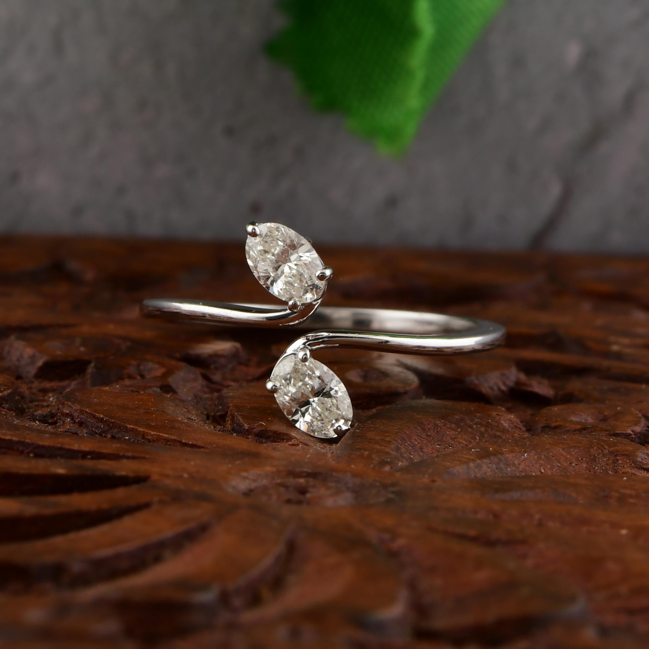 in vendita:  Anello Minimalista a due pietre ovali SI/H con diamante aperto e avvolgente in oro bianco 14 kt. 6
