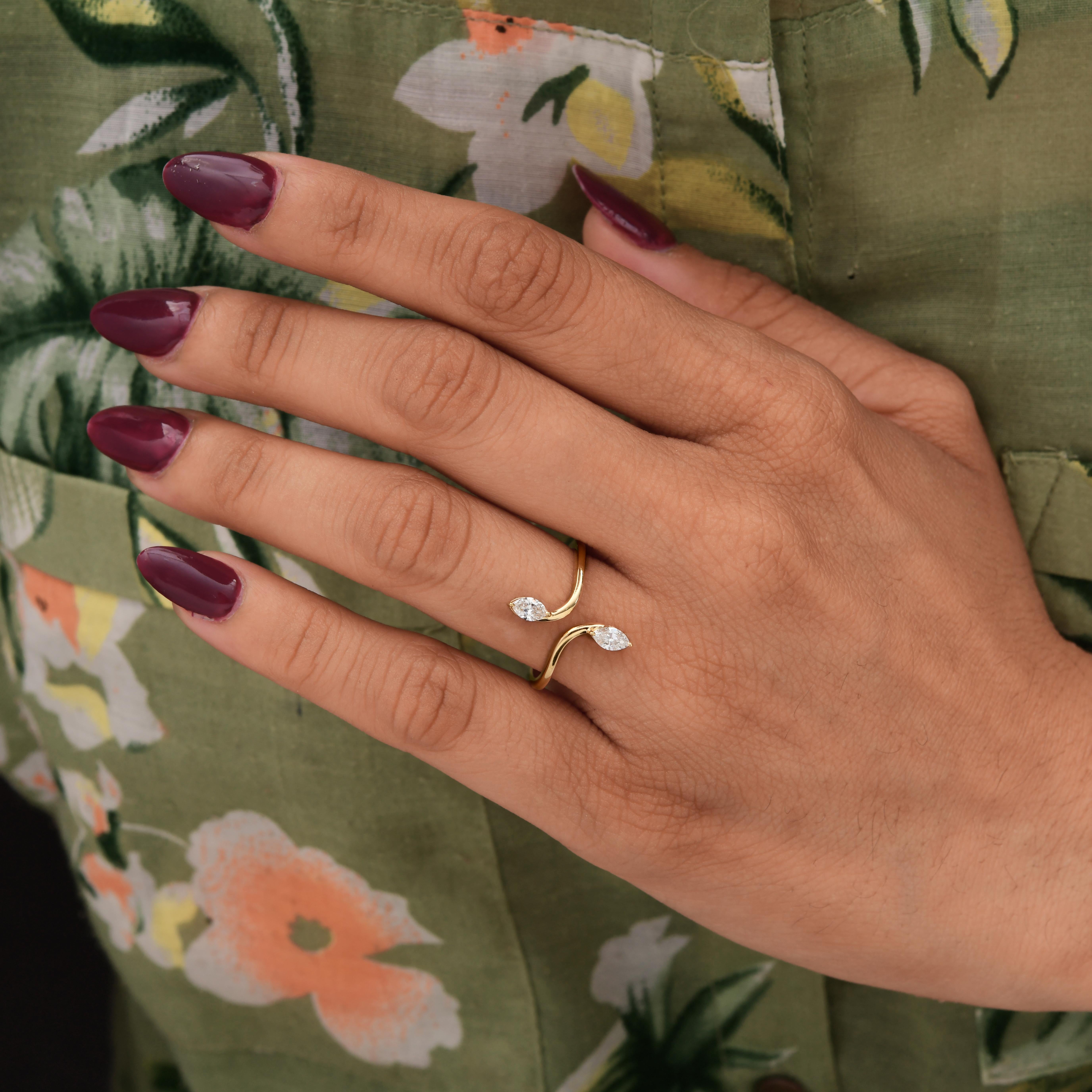 En vente :  Bague minimaliste en or jaune 18 carats pour femmes avec deux pierres en diamant SI/HI 2