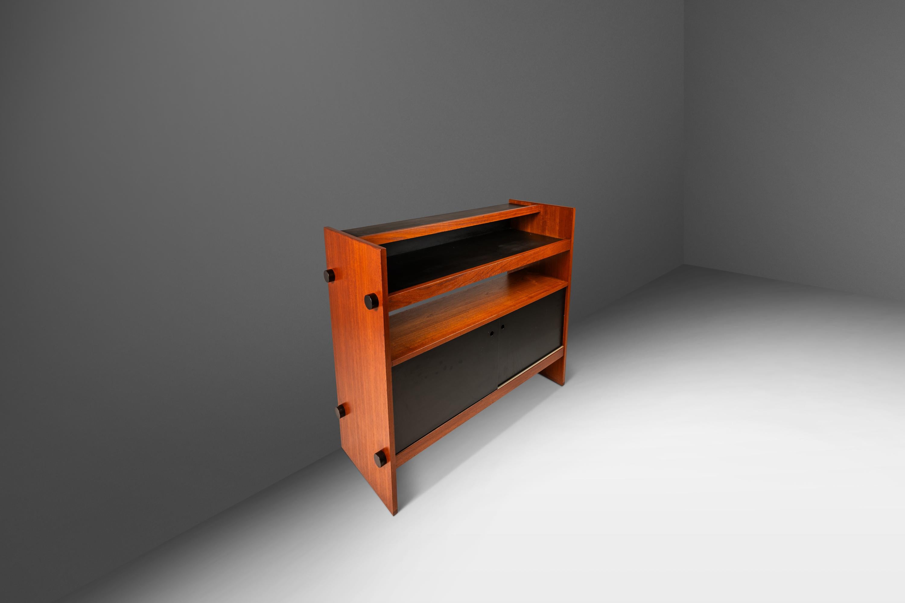 Minimalist Two Tone Dry Bar / Room Divider in Teak, Denmark, c. 1970s In Good Condition For Sale In Deland, FL