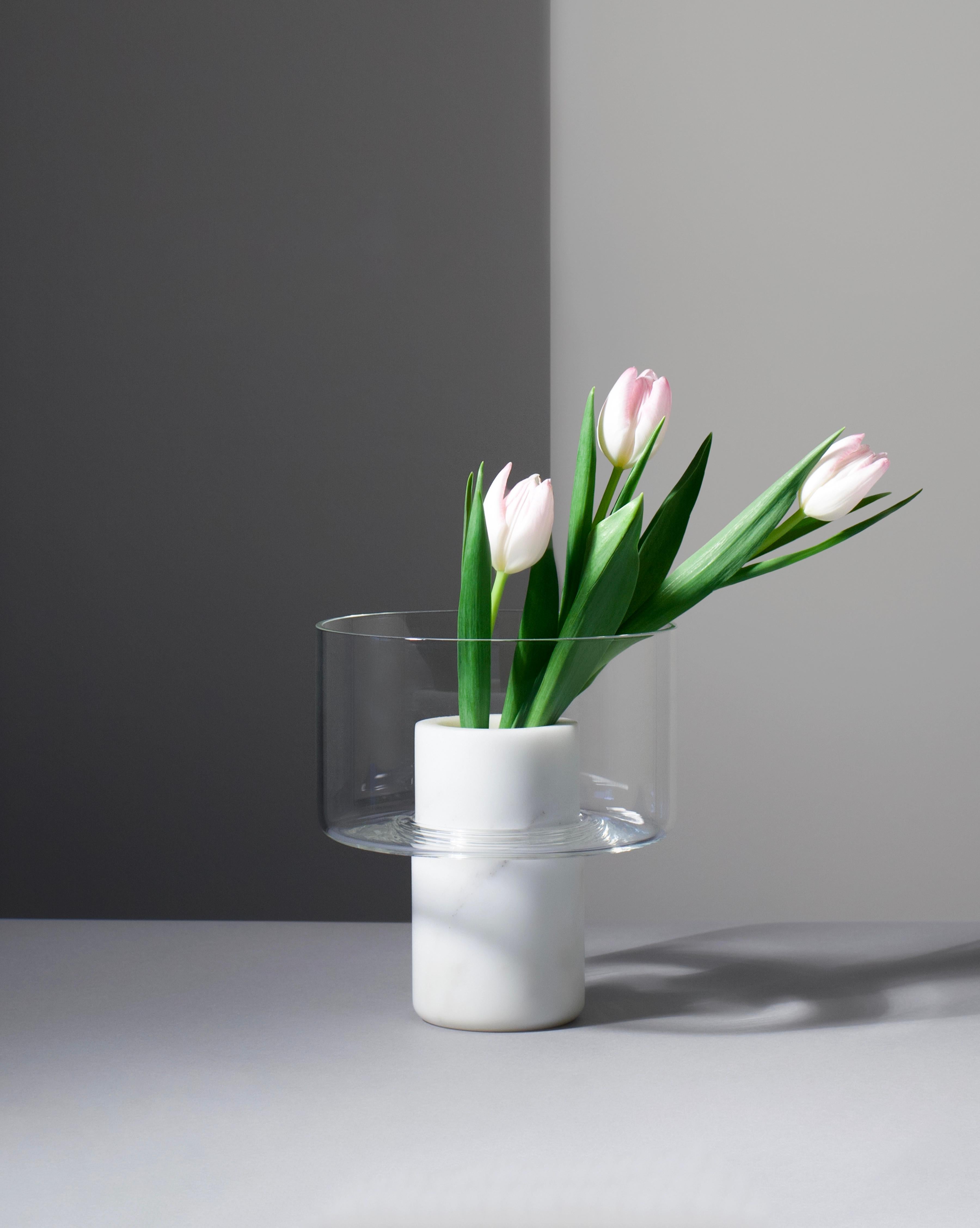 Minimalist Vase in Statuary Marble and Blown Glass, Italy, Sandro Lopez In New Condition For Sale In Milano, IT