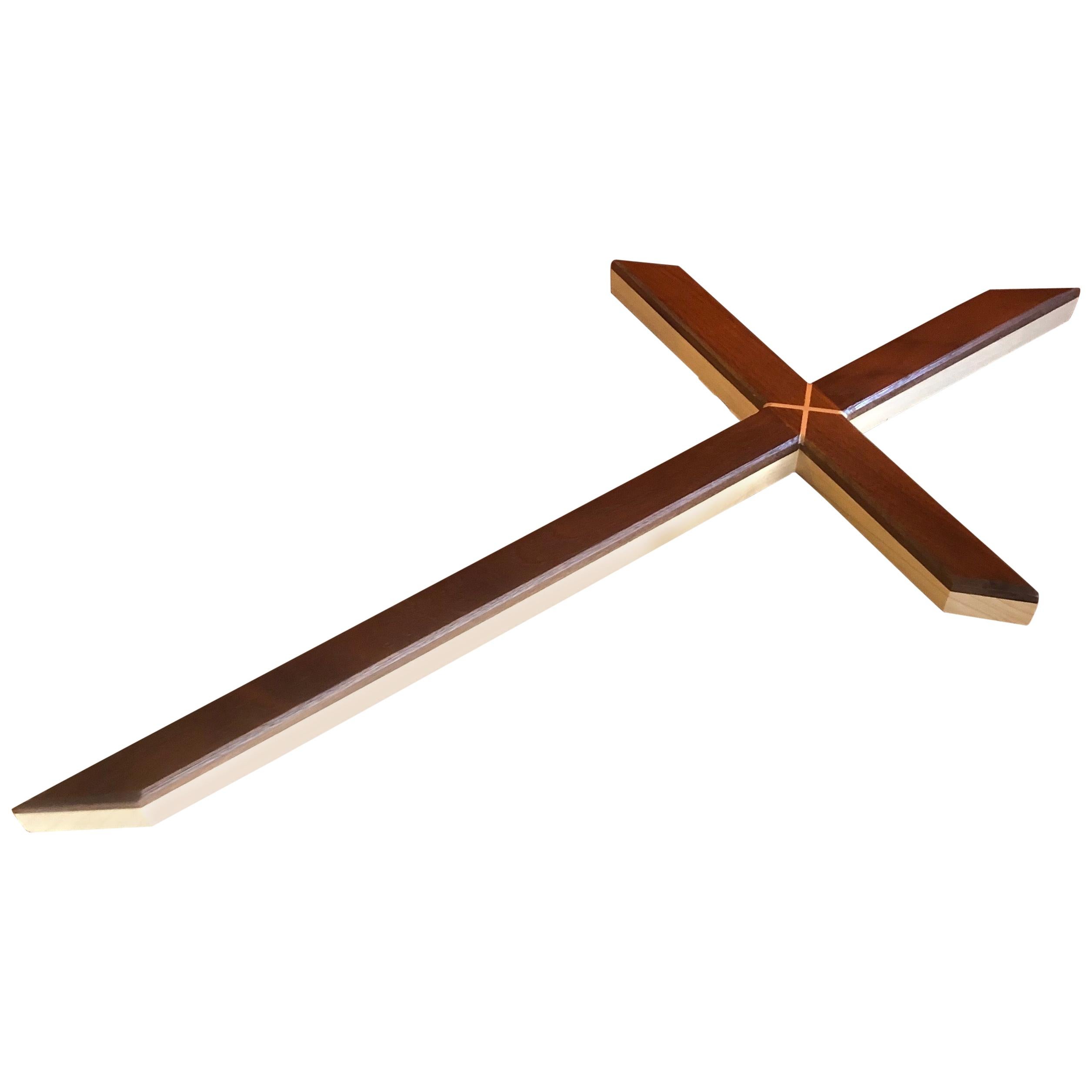 Crucifix/croix minimaliste en noyer et frêne