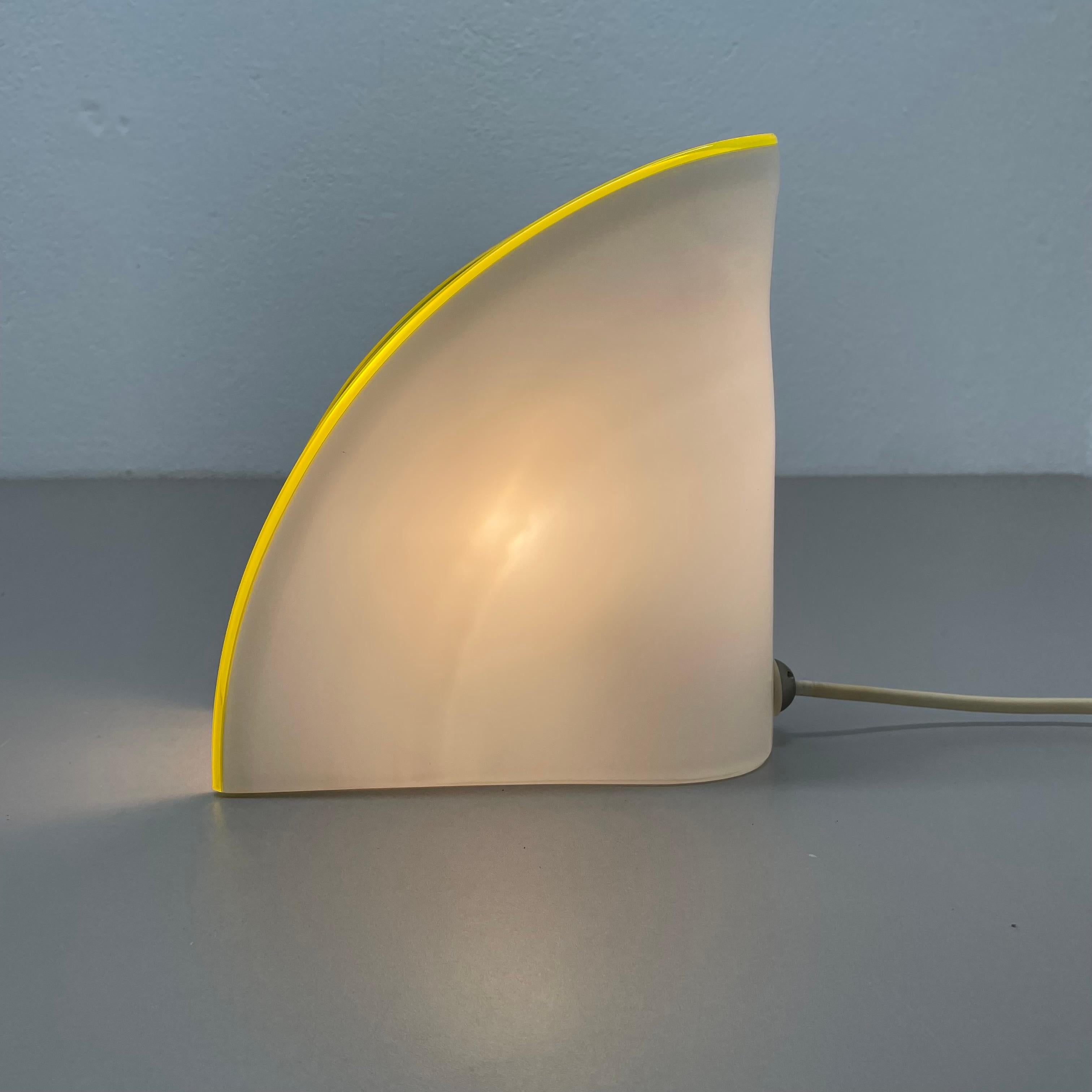 minimalist white and yellow Murano glass table light by DE MAJO, Italy 1970s For Sale 12
