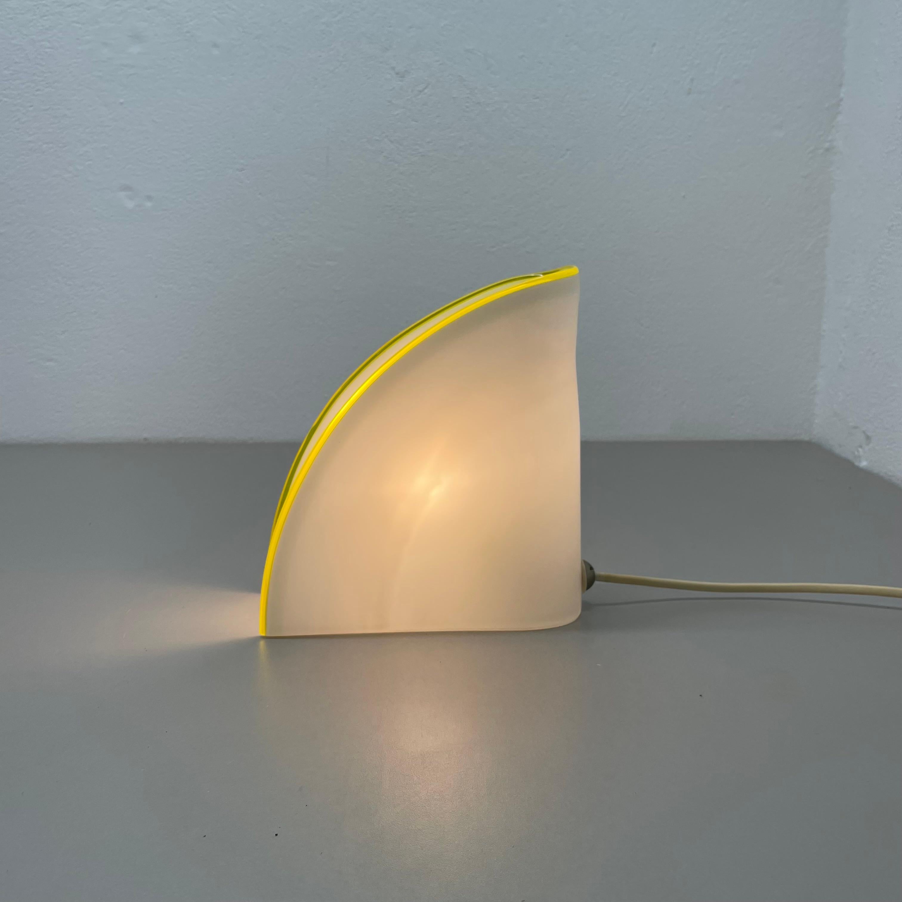 minimalist white and yellow Murano glass table light by DE MAJO, Italy 1970s For Sale 13