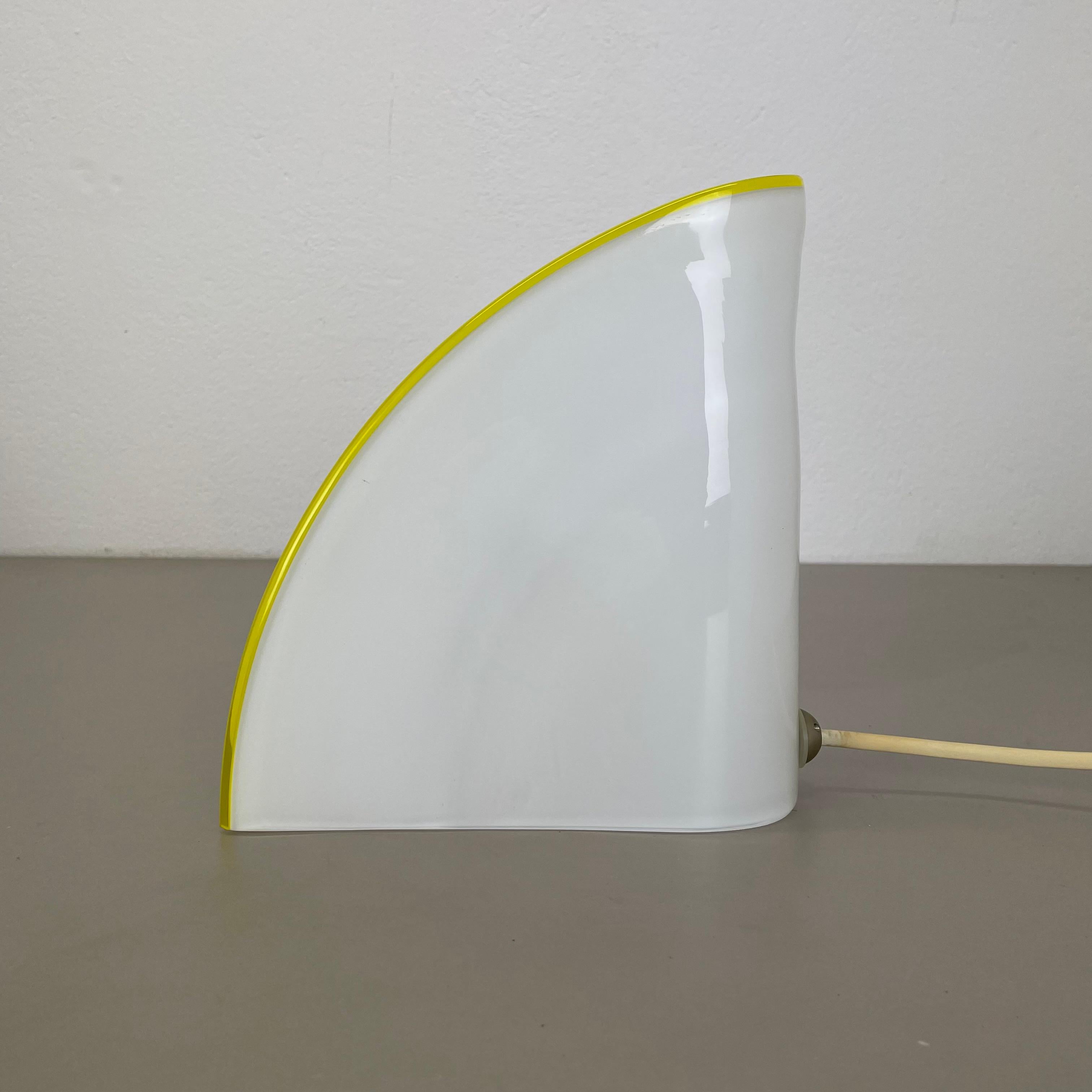 Mid-Century Modern minimalist white and yellow Murano glass table light by DE MAJO, Italy 1970s For Sale