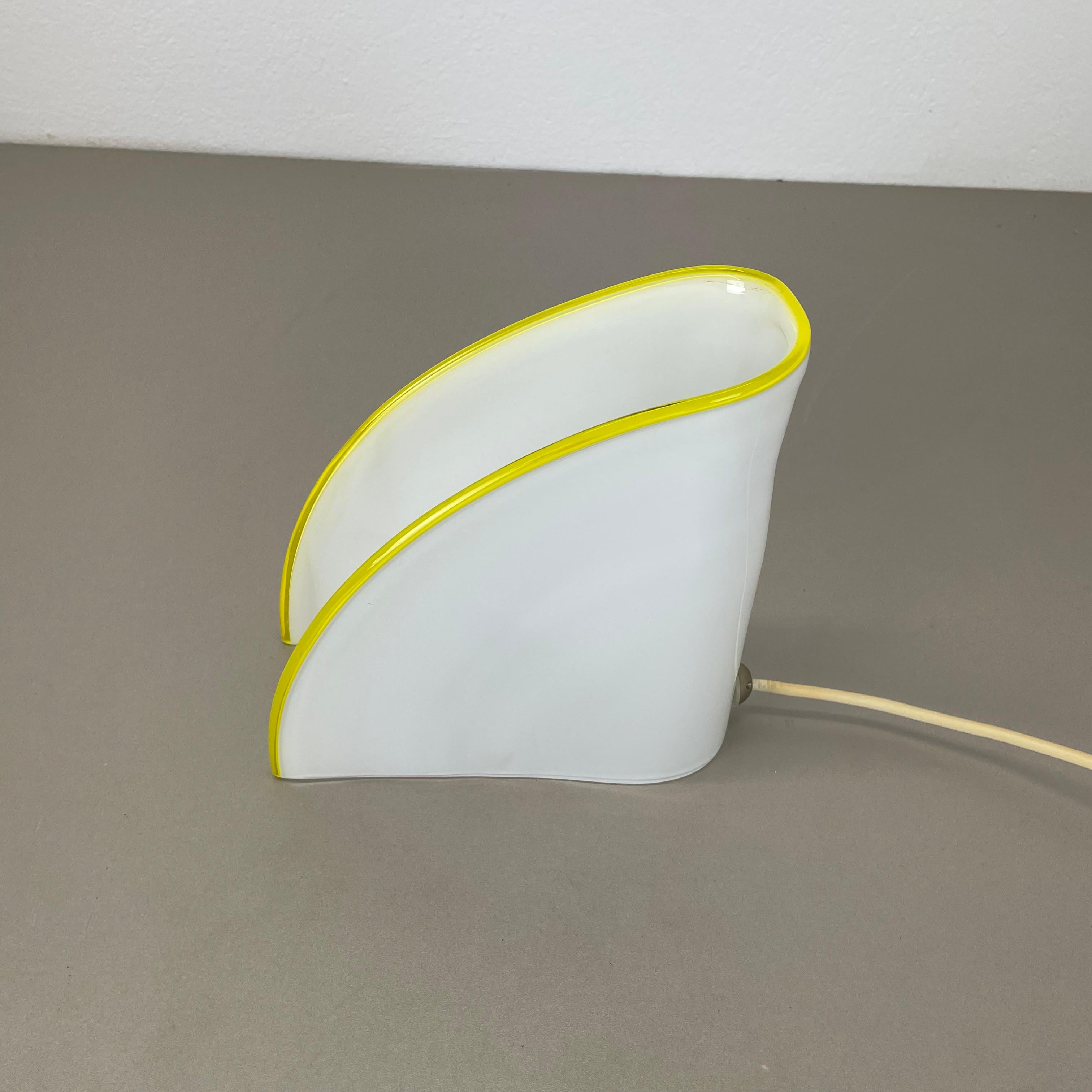 20th Century minimalist white and yellow Murano glass table light by DE MAJO, Italy 1970s For Sale