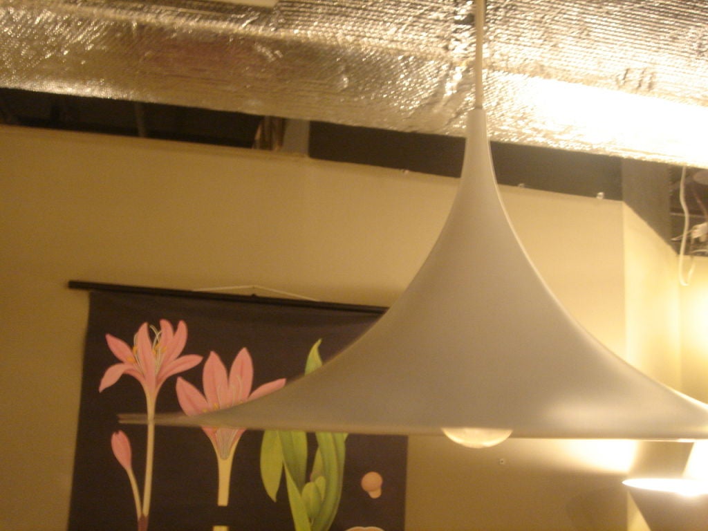 Minimaliste Lampe à suspension blanche minimaliste par Fog & Mrup en vente
