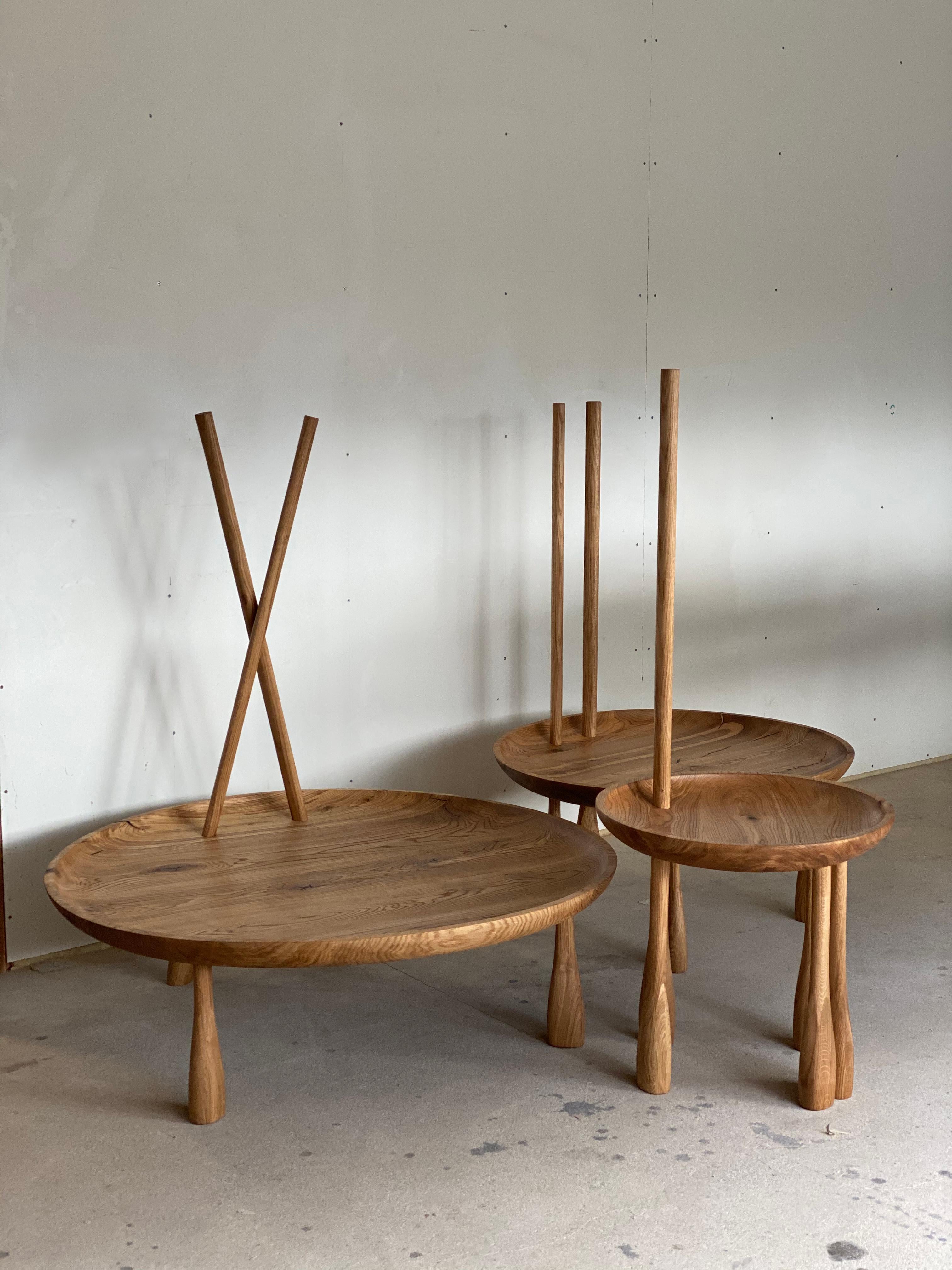 Minimalistischer niedriger Holz-Beistelltisch Charlotte D60 von Olga Engel (21. Jahrhundert und zeitgenössisch) im Angebot