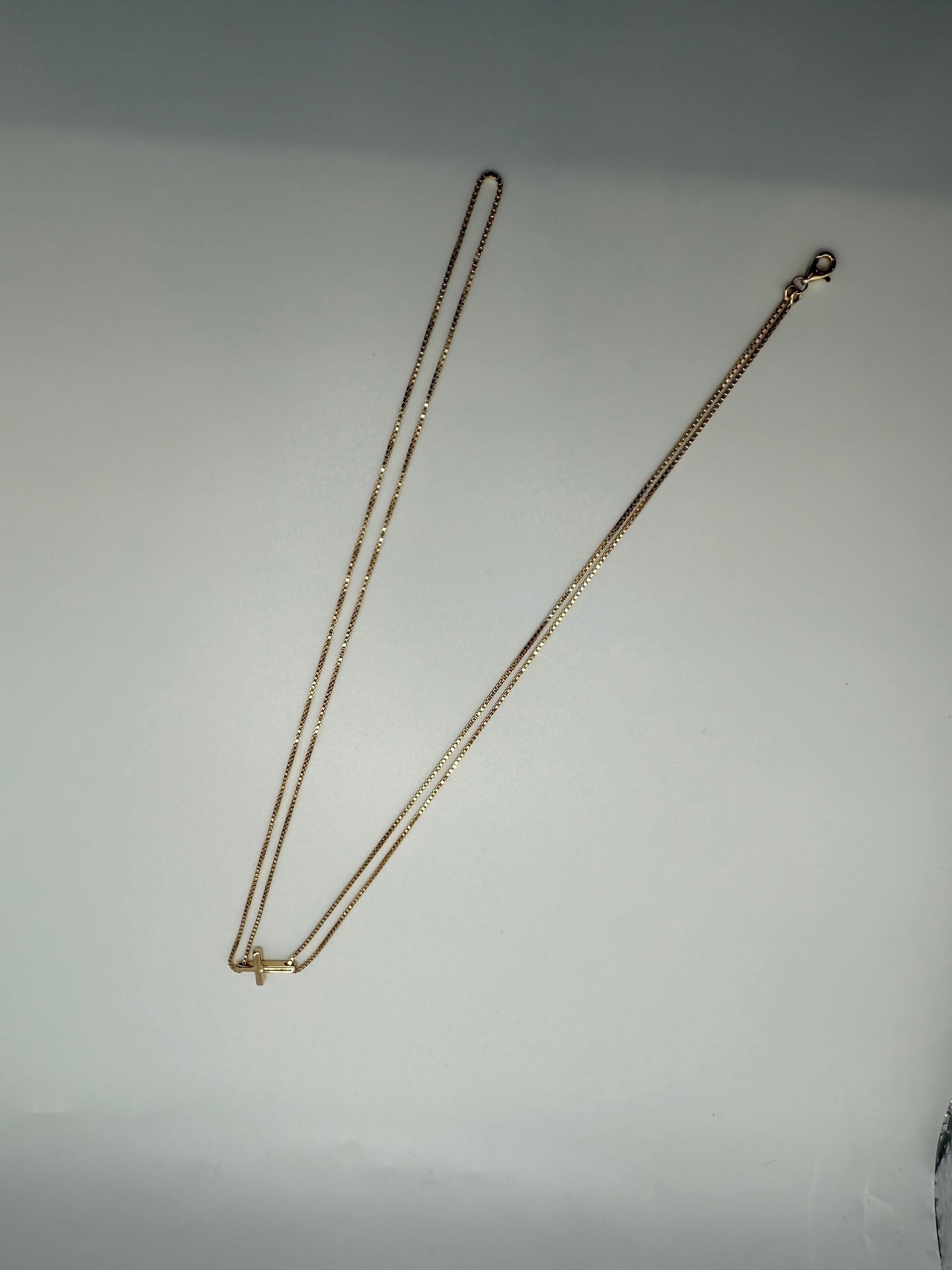 Minimalist yellow gold cross necklace 14KT gold For Sale 1