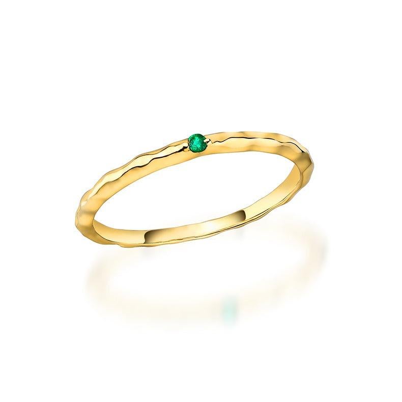 For Sale:  Hammered Band Solitaire Round Emerald 14K Yellow Gold Ring 4
