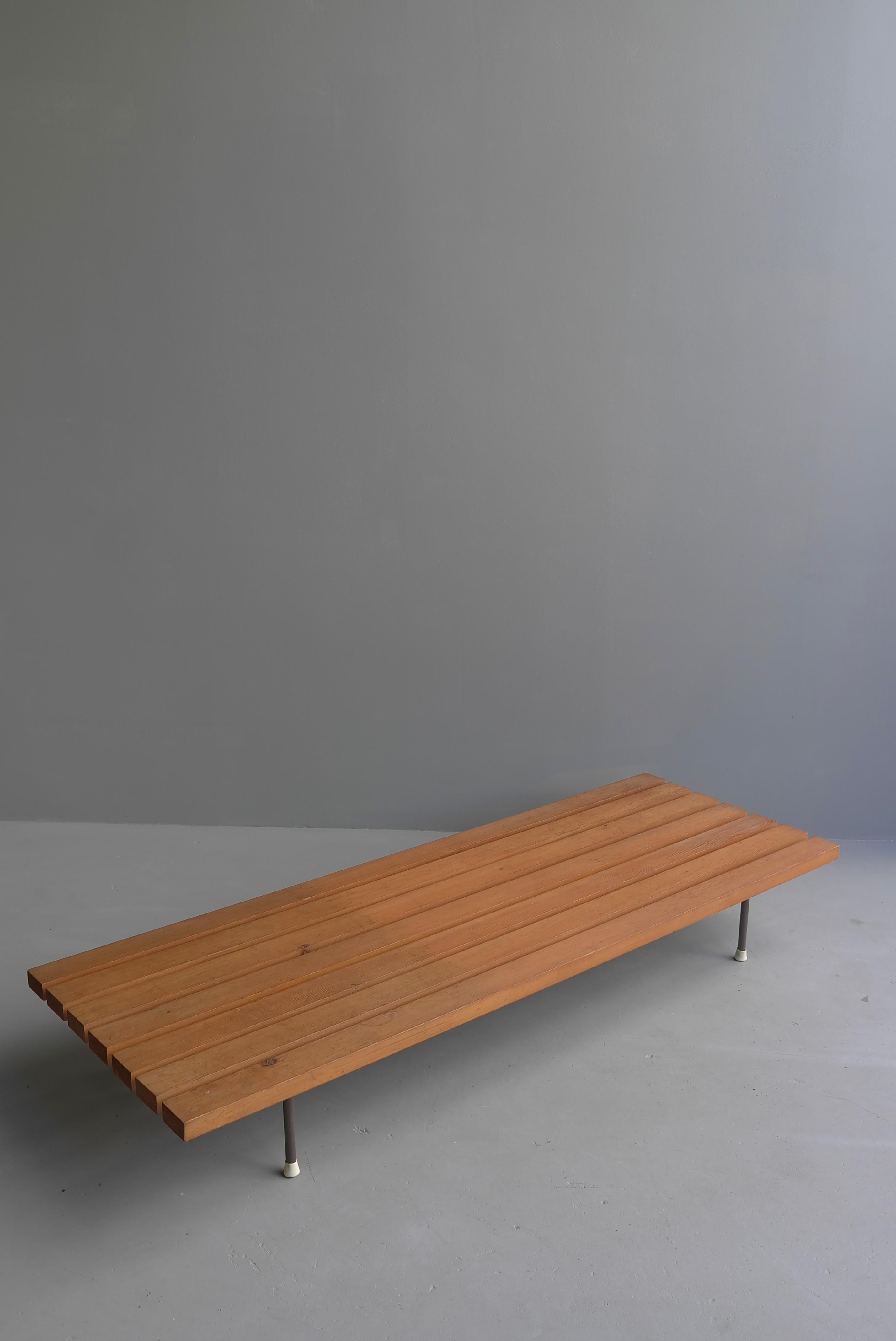 Minimalistic bench or daybed attributed to Wim Rietveld, the Netherlands, 1960s.
