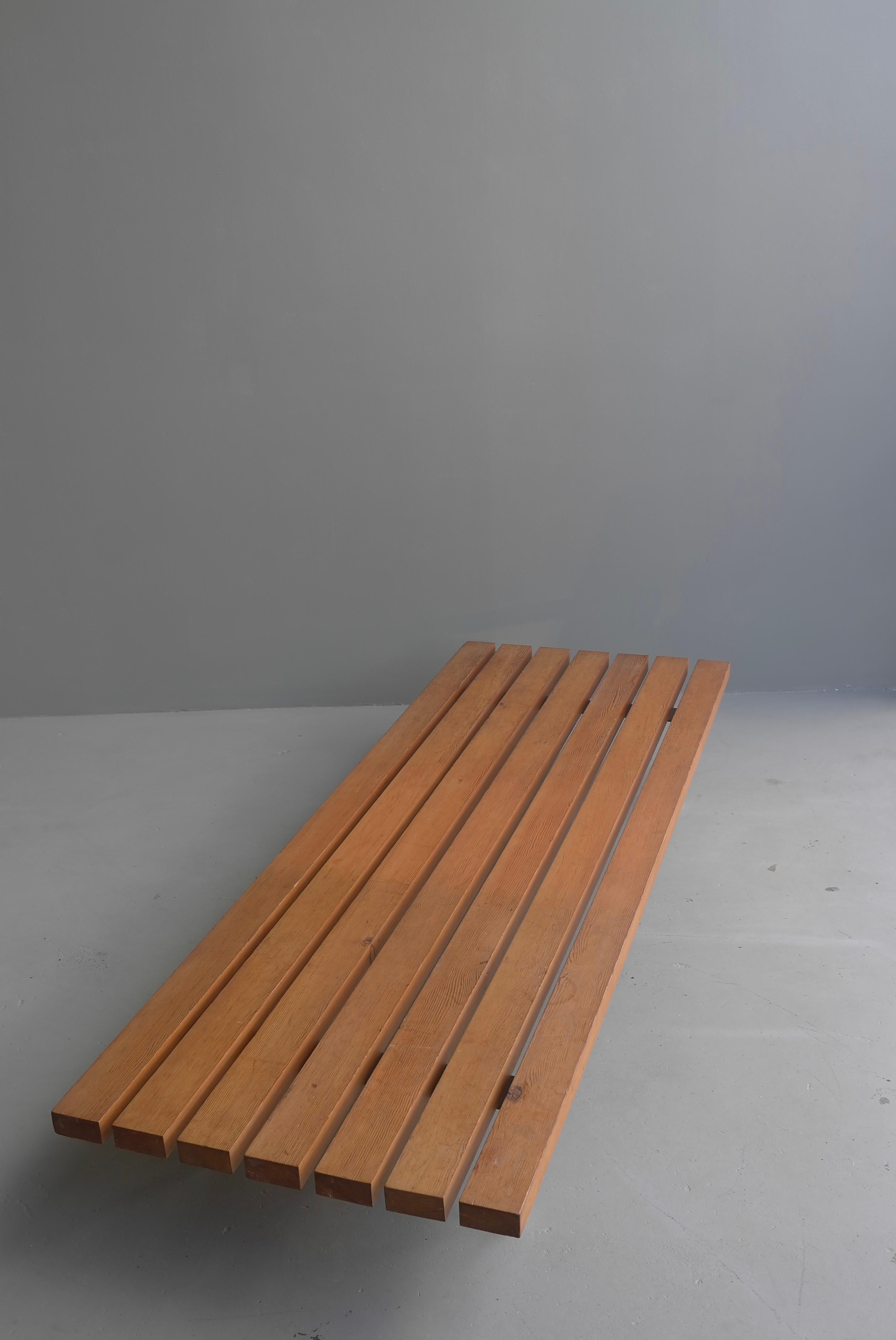 Mid-Century Modern Minimalistic Bench or Daybed Attributed to Wim Rietveld, the Netherlands, 1960s For Sale