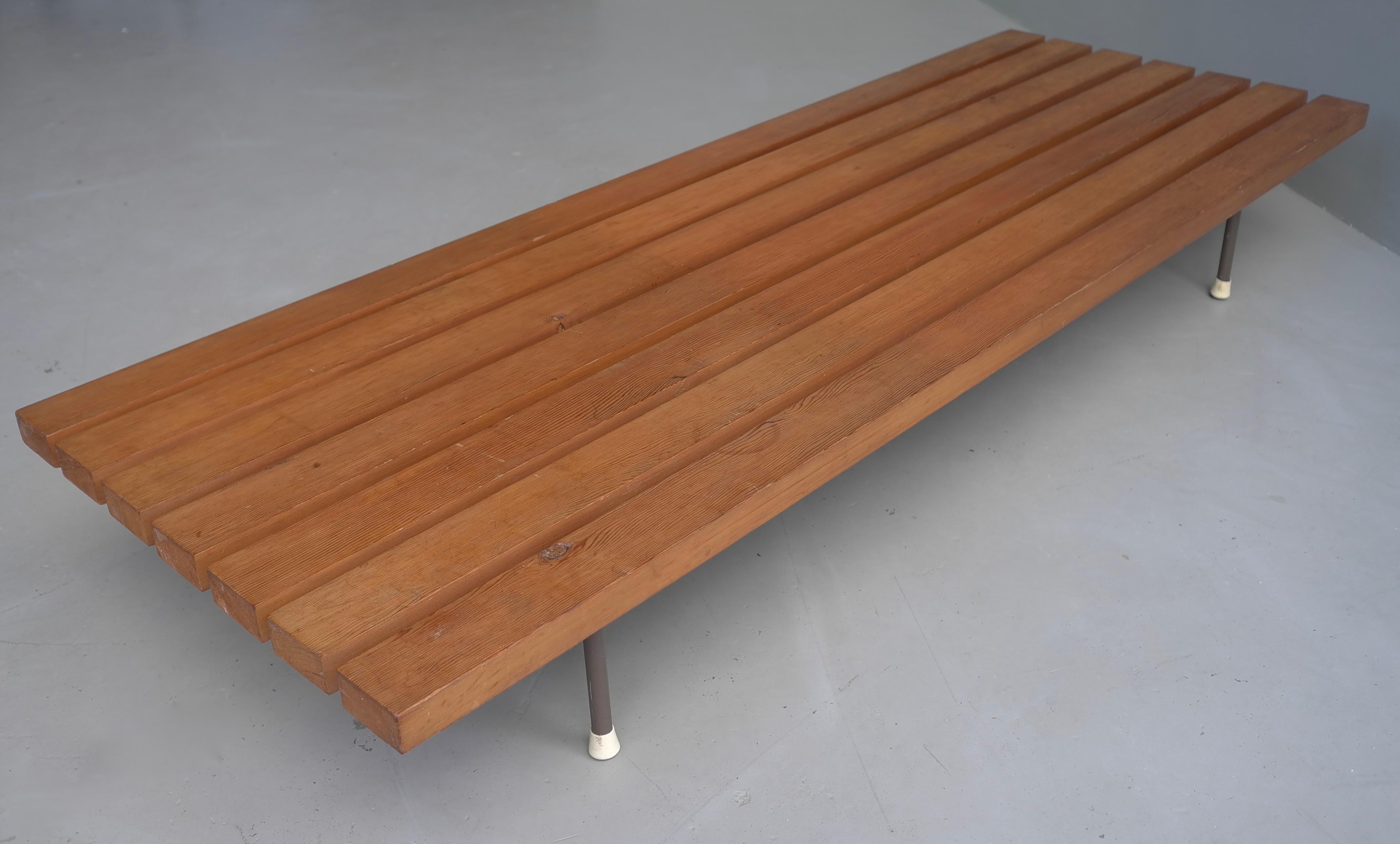 Mid-20th Century Minimalistic Bench or Daybed Attributed to Wim Rietveld, the Netherlands, 1960s For Sale