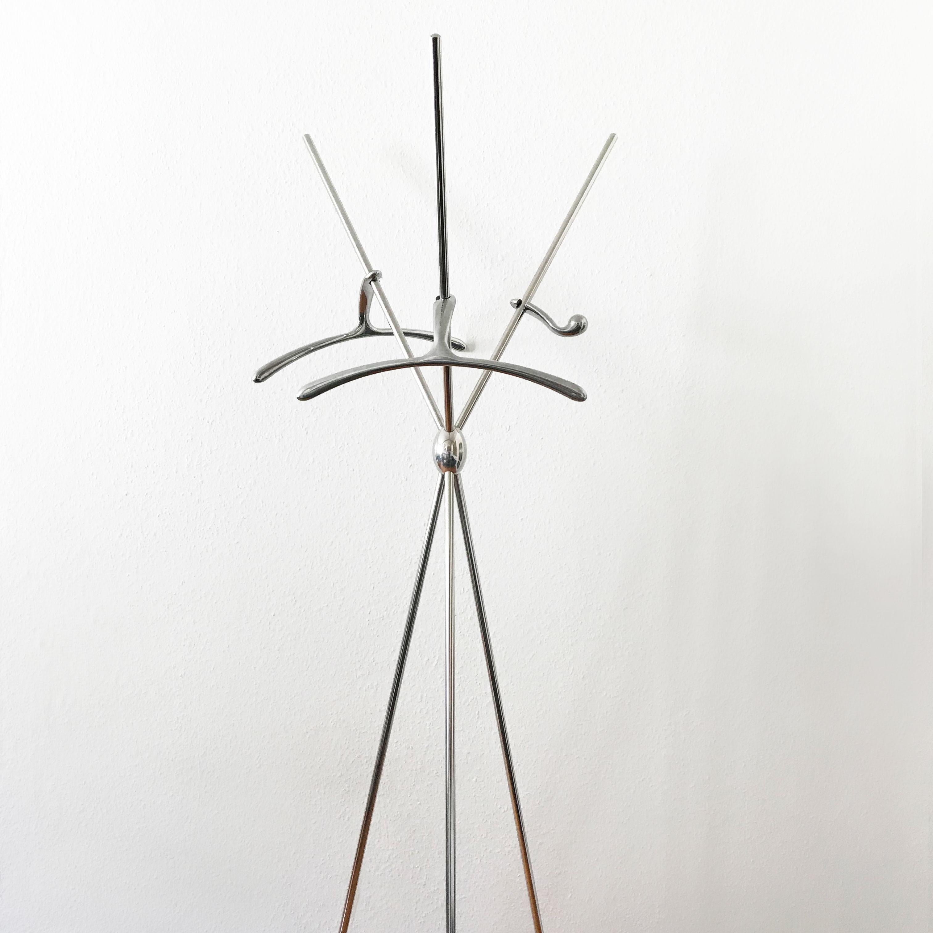 Pure Minimalist and modernist coat rack. Designed by the famous German Designer Ferdinand Alexander Porsche 1972 for Spinder Design, The Netherlands, 1990s. Marked: Maker's mark.

The coat rack is executed in stainless steel and aluminium.

PS: The