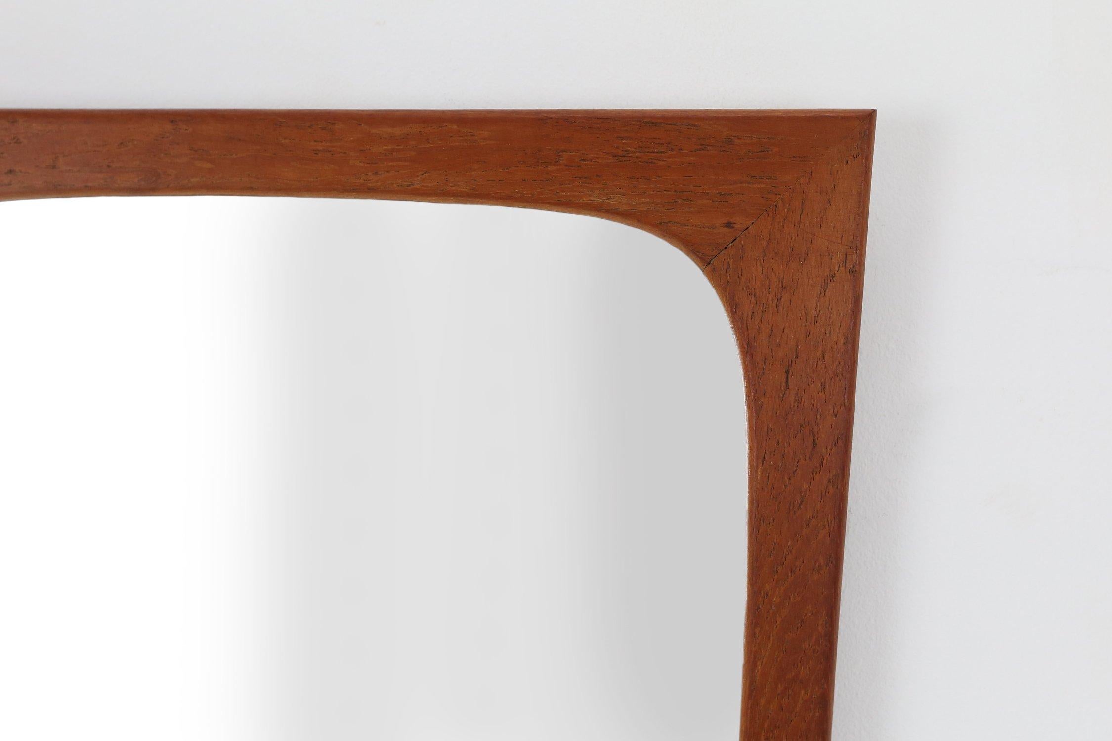 Specchio danese di metà secolo dal design minimalista in teak, anni '60 In condizioni buone in vendita a Meulebeke, BE