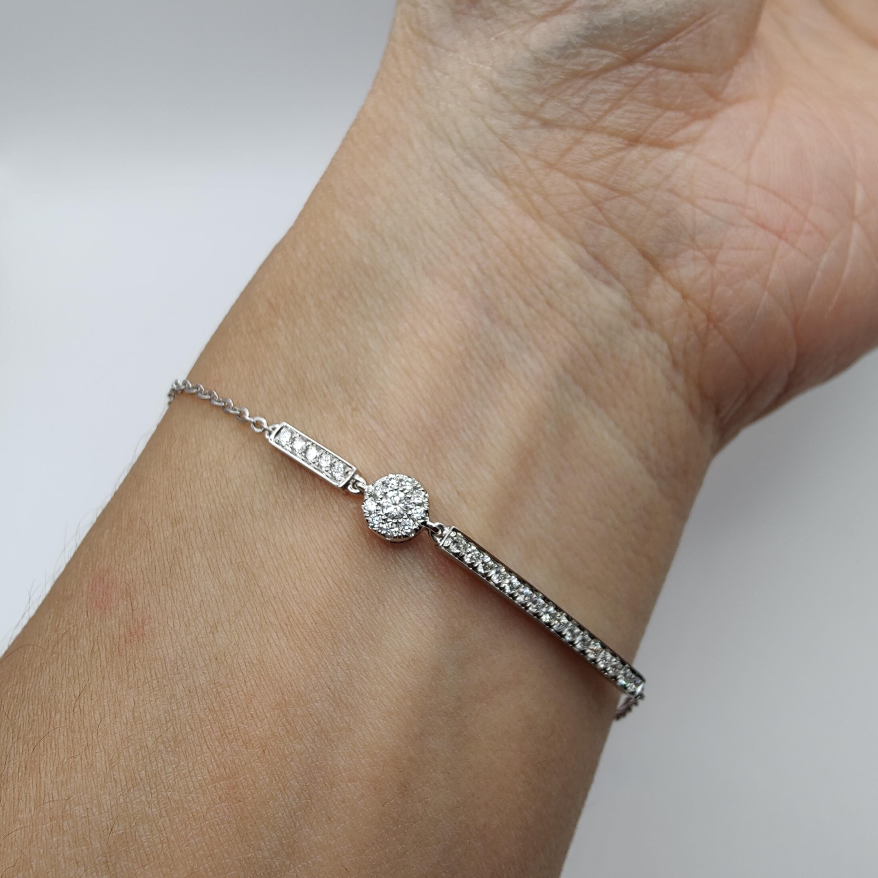 Bracciale minimalista con diamanti in oro bianco 18 carati in vendita 2