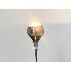 Minimalistische italienische Tischlampe im Stil von Minimalismus