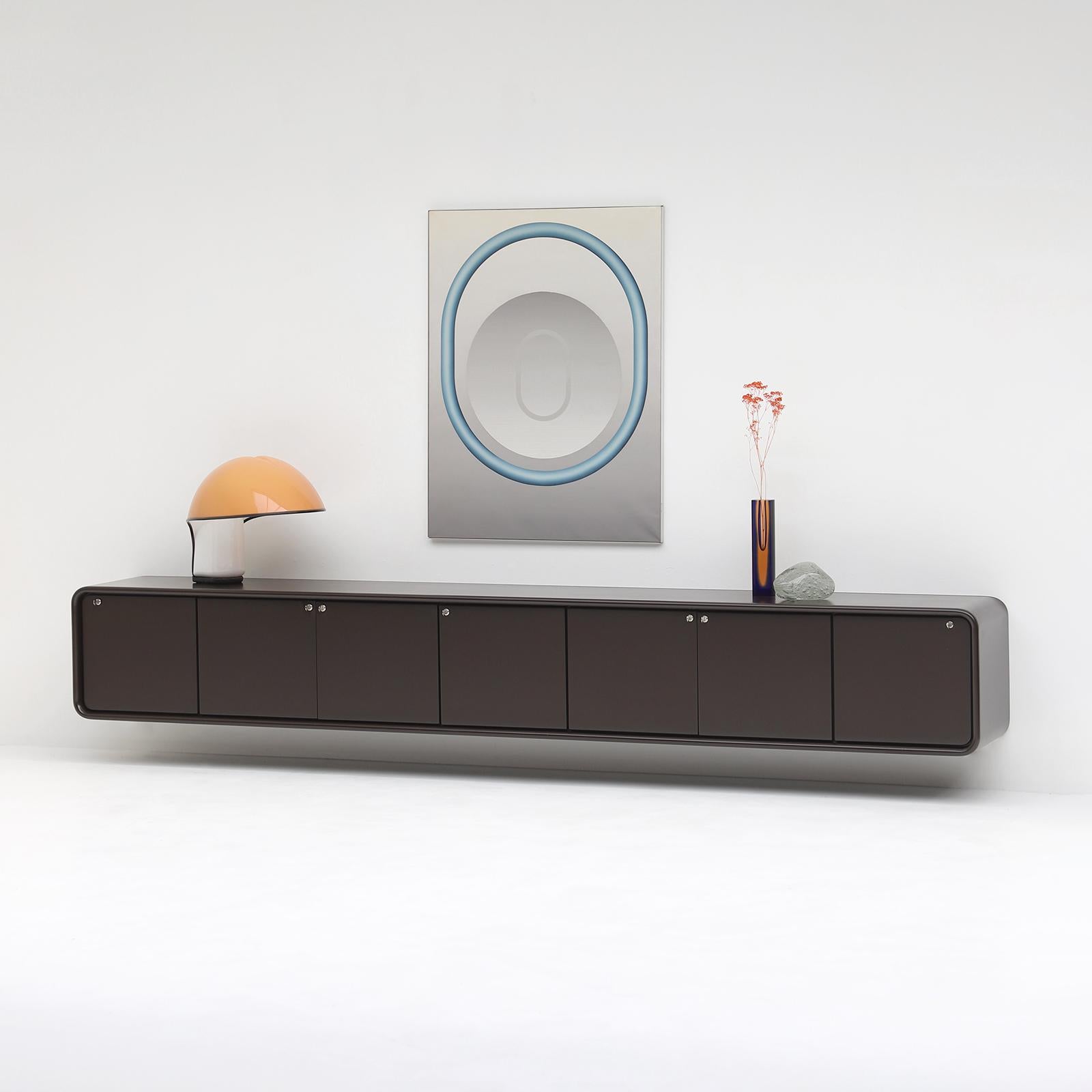 This floating sideboard with minimalistic feel was designed by Ghent based designer Frank De Clercq in 1972. The sideboard got the name ‘Janda’, named after the 1st client who purchased this design at first. This exclusive large model of the Janda
