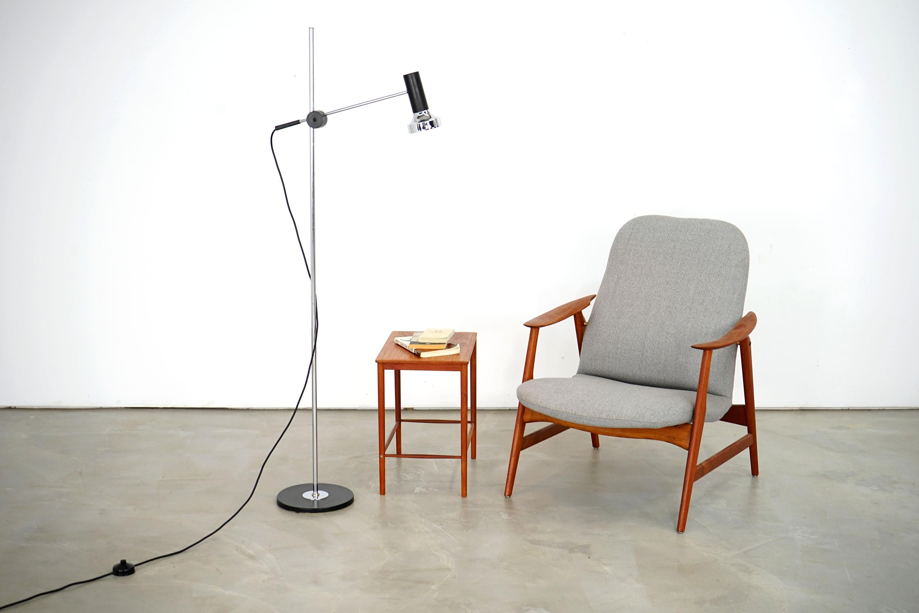 Minimalistic Floor Lamp, 1970s 2