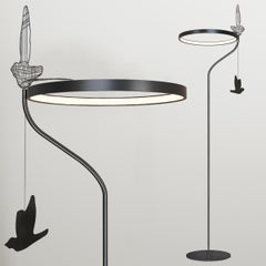 Moderne minimalistische Stehlampe „Flight Shadows“ aus Edelstahl