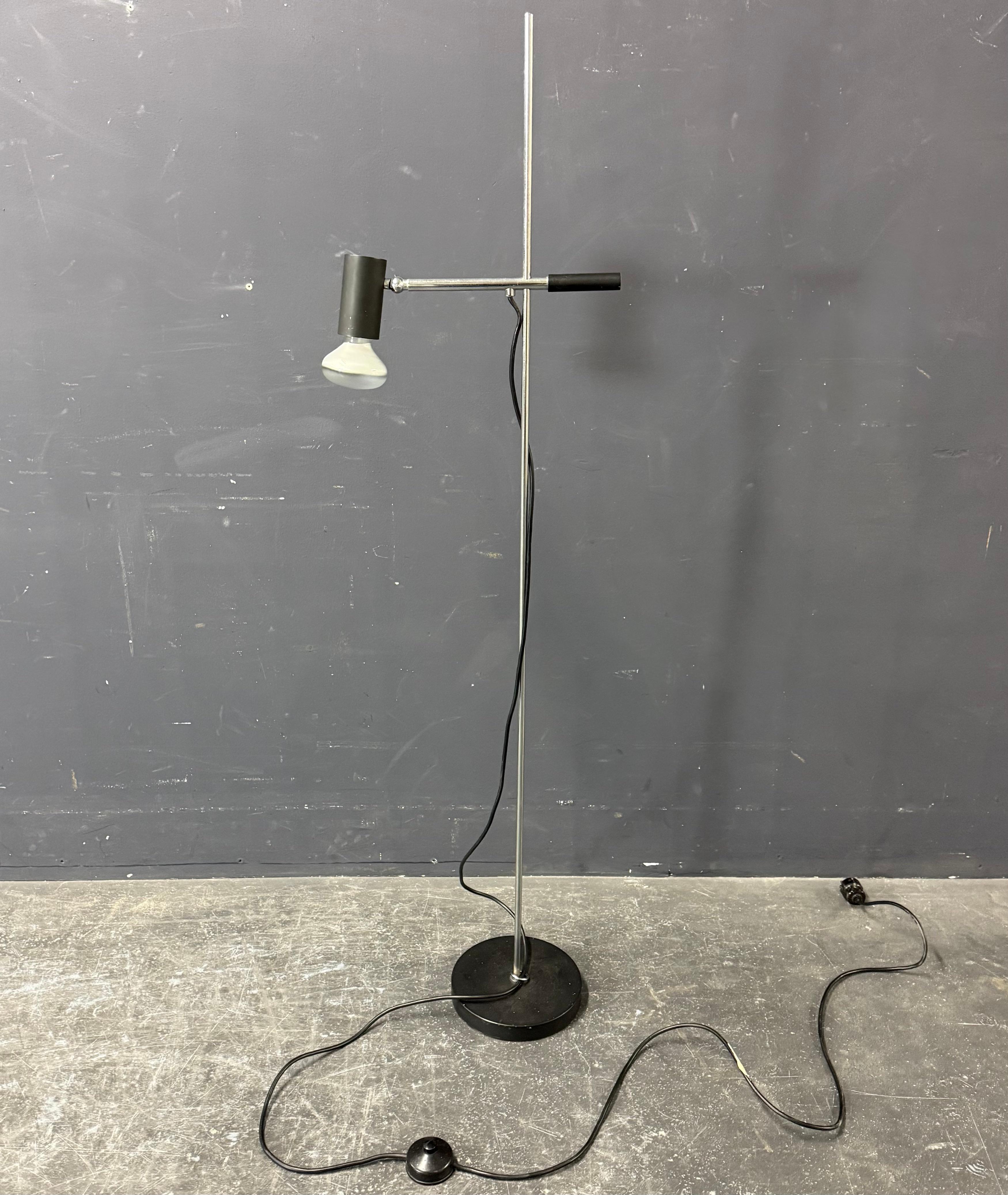 Minimalistische Stehleuchte im Zustand „Gut“ im Angebot in Munich, DE