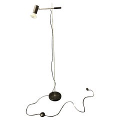 Minimalistische Stehleuchte