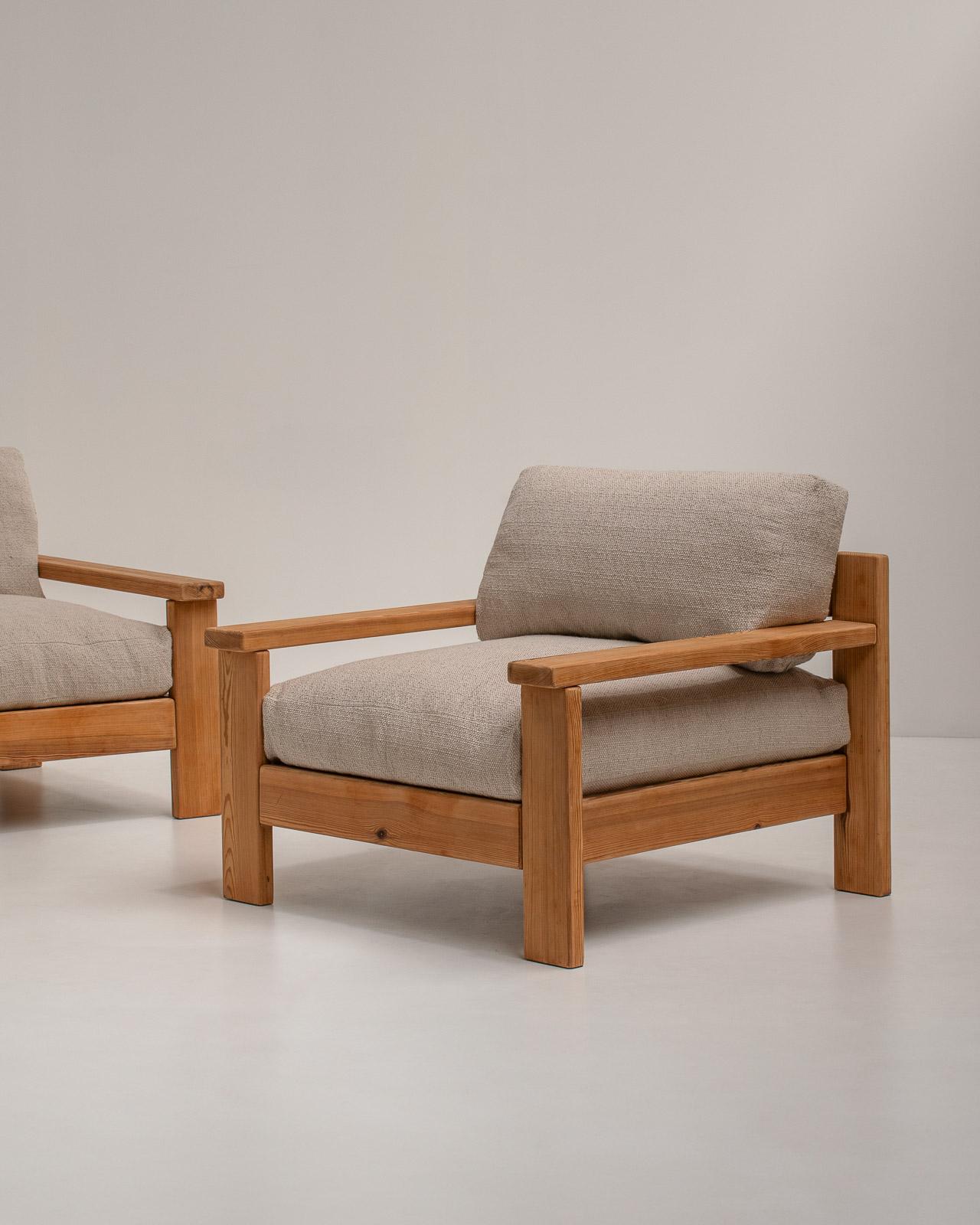 Italian Minimalistic Mid-century Modern Lounge Chairs in Natural Wood, Italy, 1970s For Sale