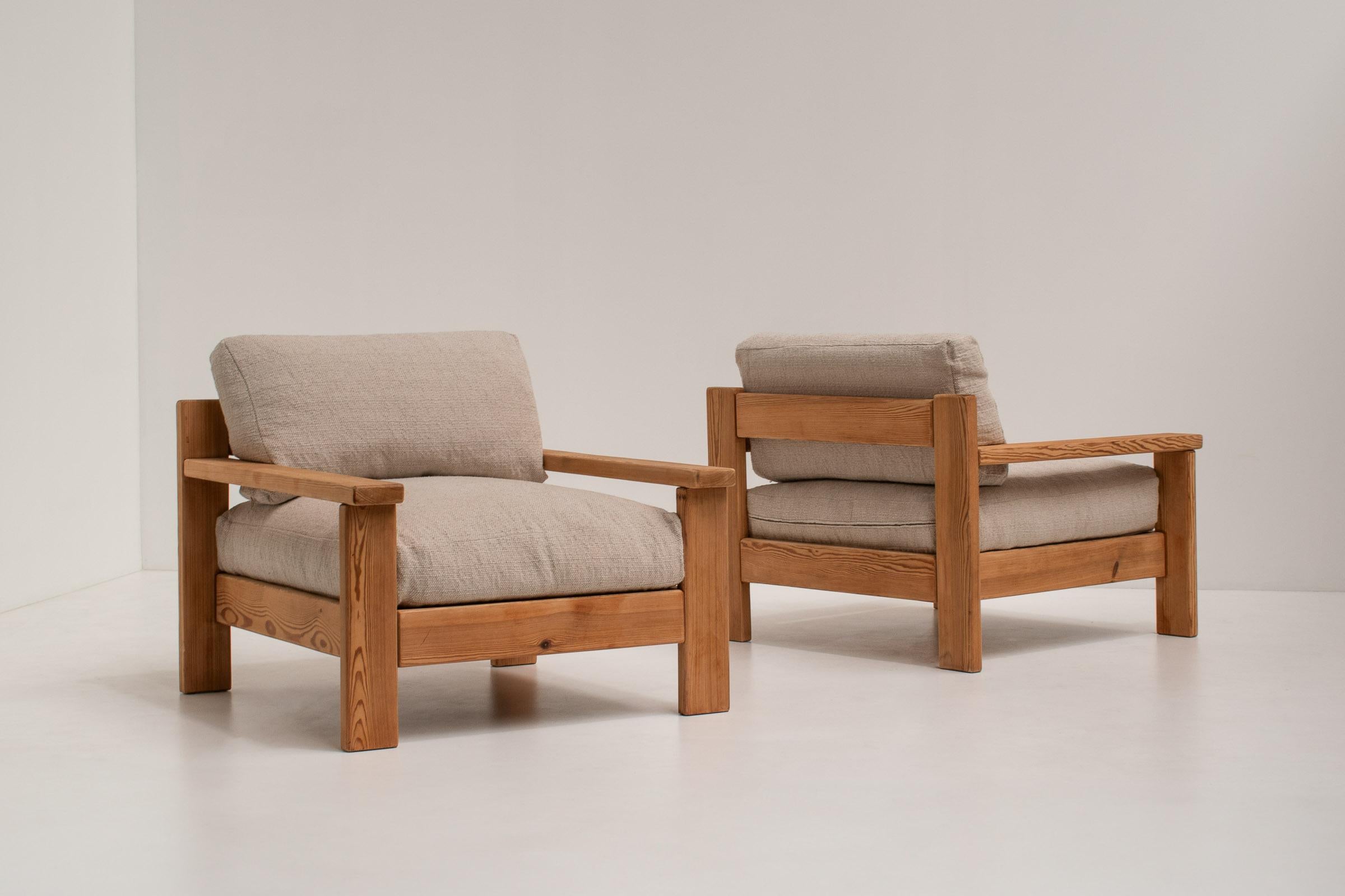 Late 20th Century Minimalistic Mid-century Modern Lounge Chairs in Natural Wood, Italy, 1970s For Sale