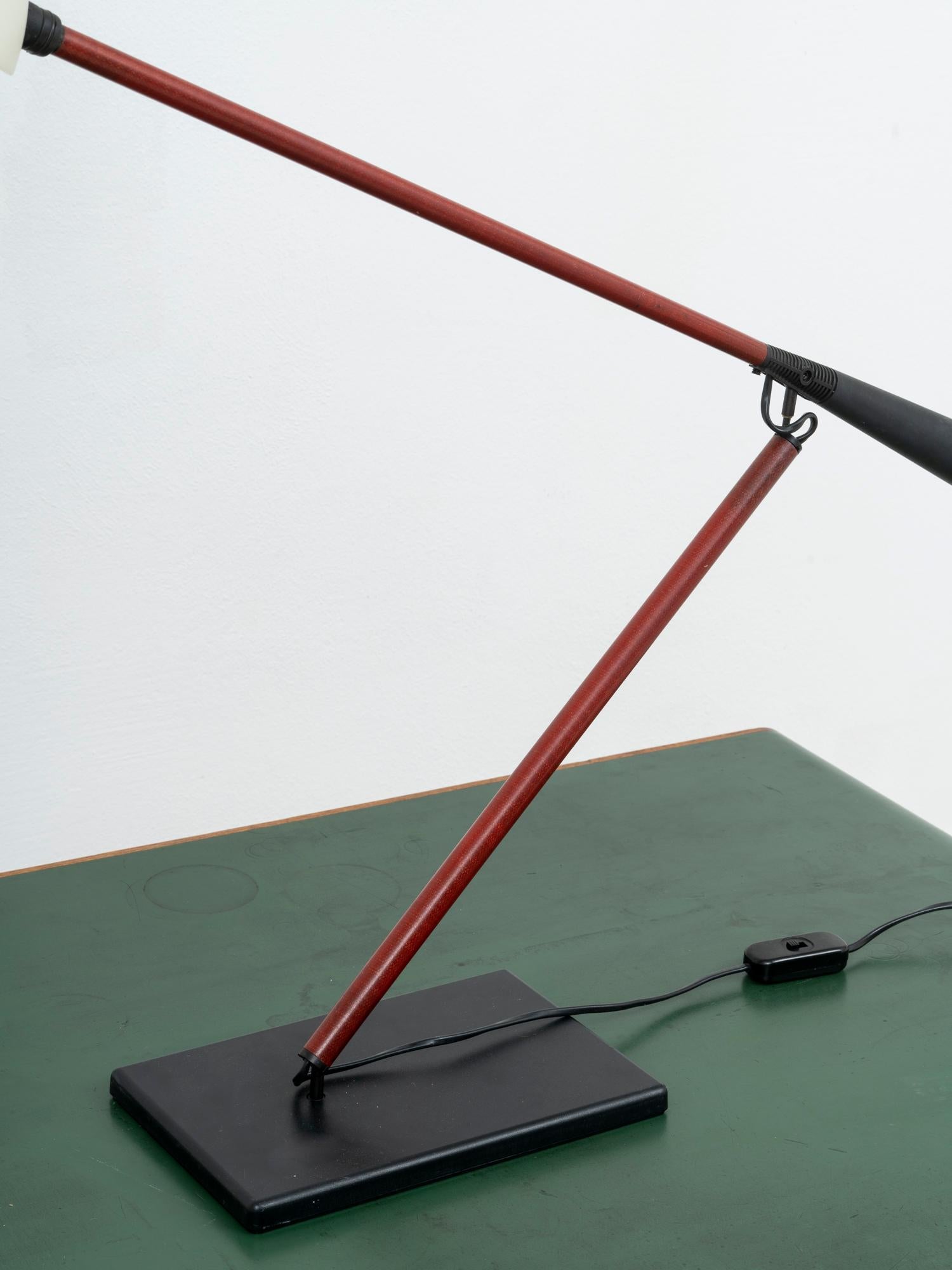 Minimalistic Mod. 613 Articulating Desk Lamp by Paolo Rizzatto for Arteluce 1975 In Good Condition For Sale In Koper, SI
