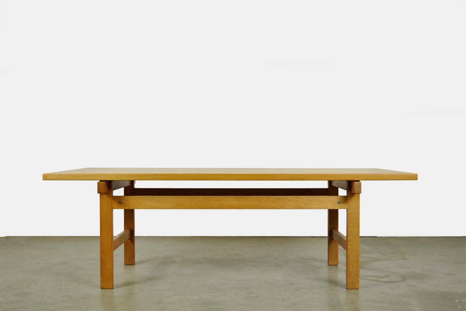 Scandinavian Modern Minimalistic Oak Coffee Table in Japandi Style by Hans J Wegner for Andres Tuck For Sale