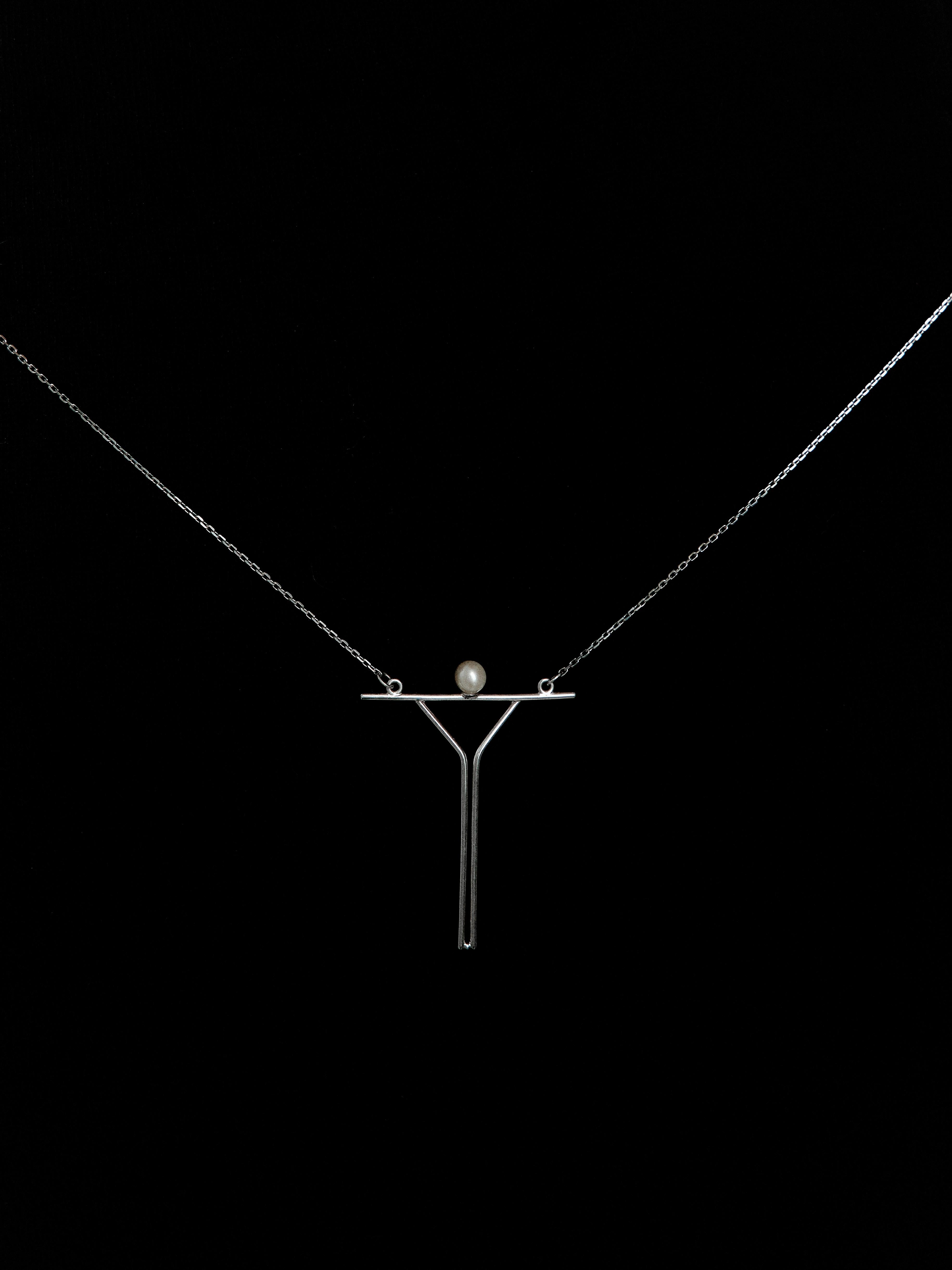 Minimalistic Pearl Contemporary Pendant on .925 Gilding Sterling Silver Chain For Sale 5