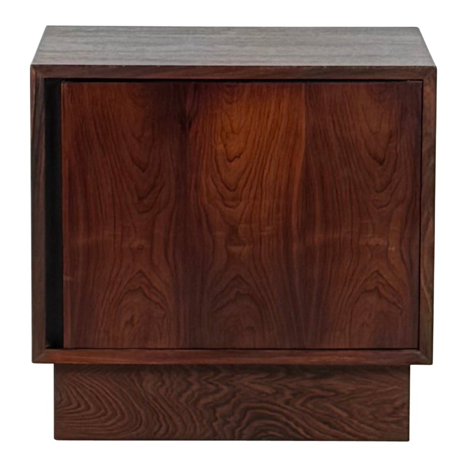 Table de nuit ou petit meuble en palissandre minimaliste