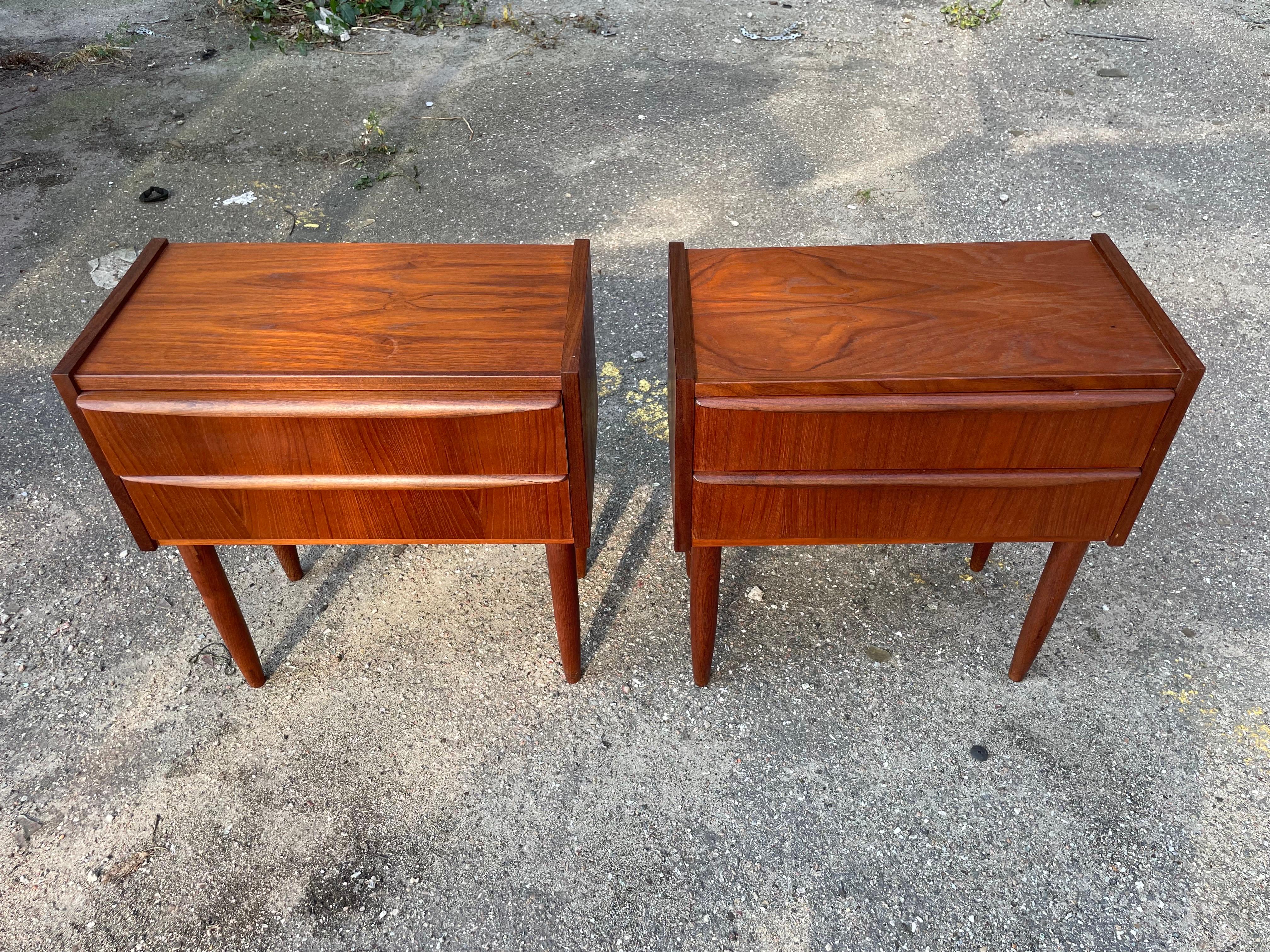 Teak Minimalistic vintage 1960´s Danish mid century teak nightstands For Sale