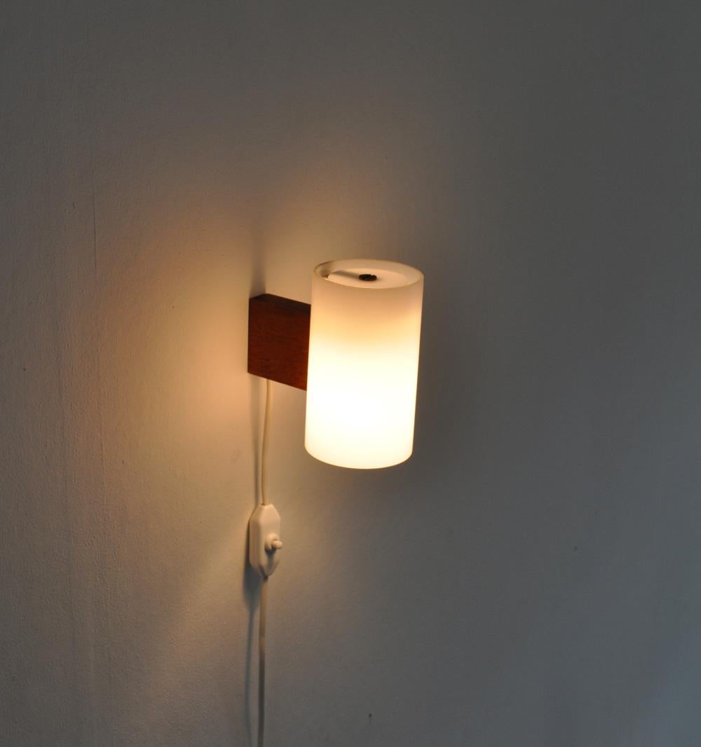 Minimalistic Wall Lamp Designed by Uno & Östen Kristiansson, 1960s For Sale 1