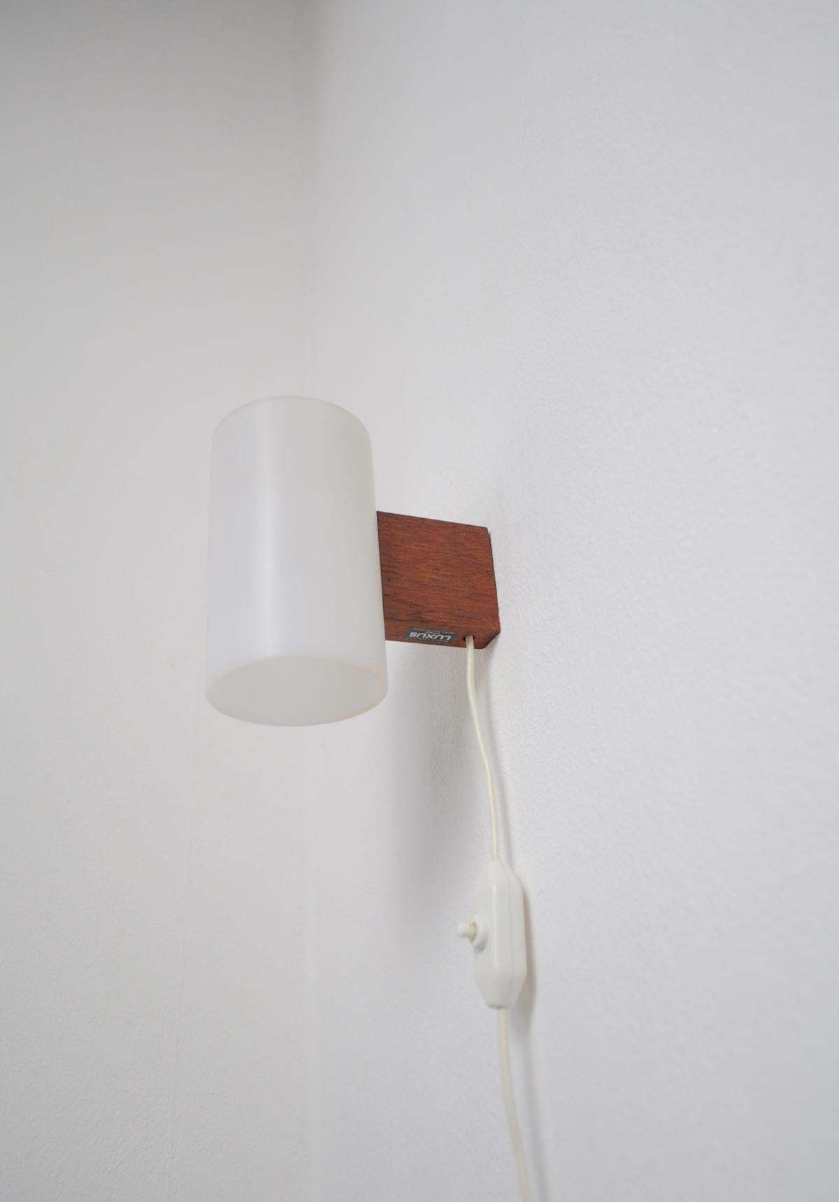 Scandinavian Modern Minimalistic Wall Lamp Designed by Uno & Östen Kristiansson, 1960s For Sale