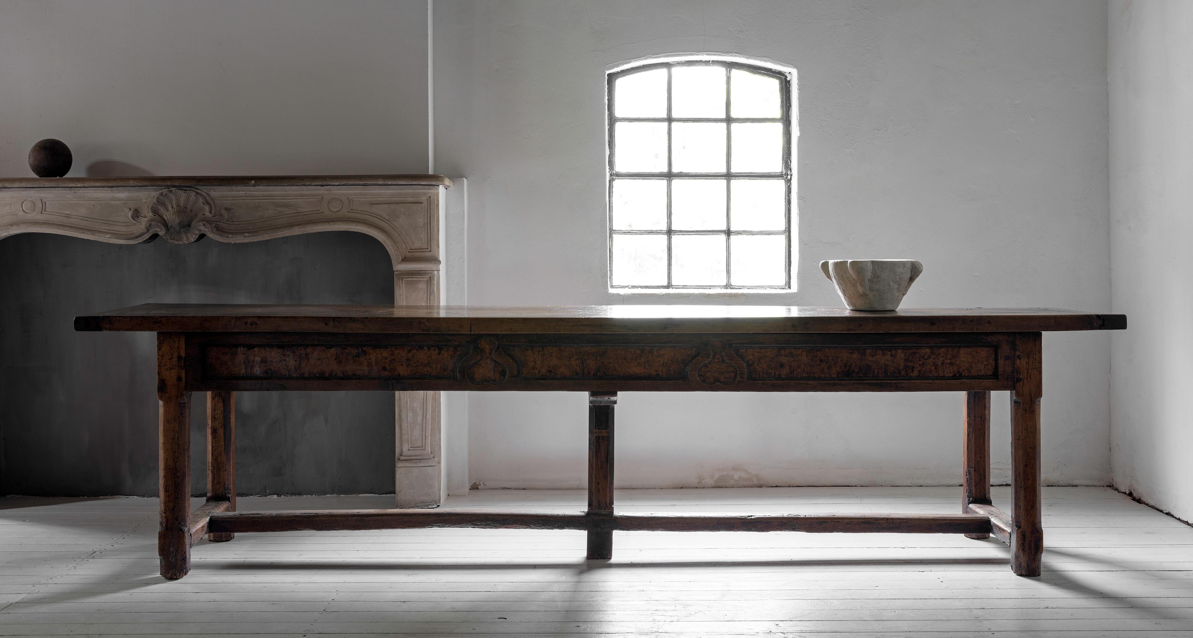 Baroque Minimalistic Walnut 17th century table from the Château de Montredon For Sale