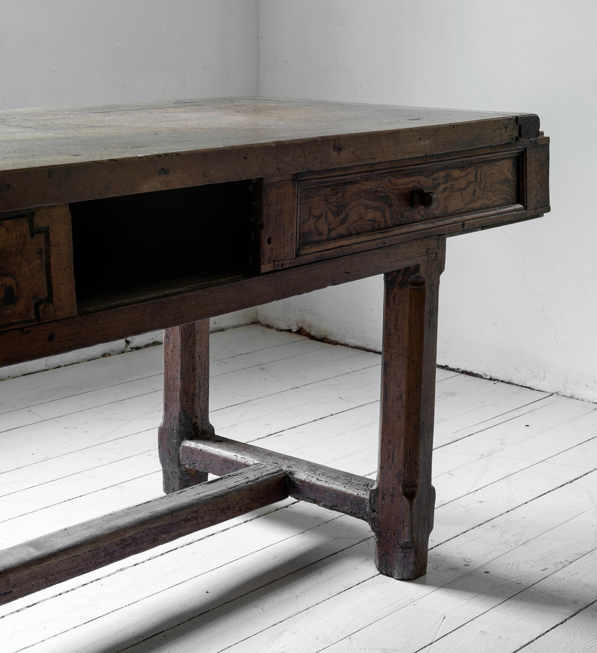 17th Century Minimalistic Walnut 17th century table from the Château de Montredon For Sale