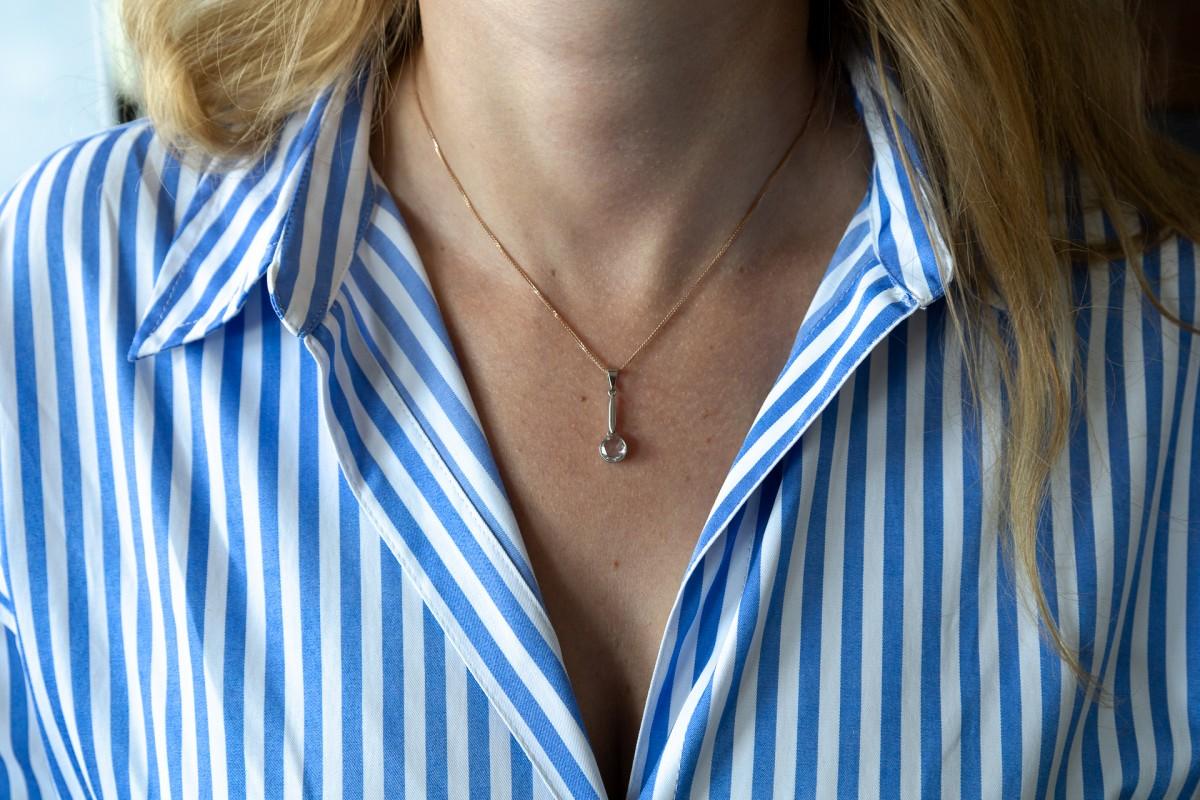Minimalistischer Anhänger aus Weißgold mit klarem 0,60 Karat Diamanten im Rosenschliff für Damen oder Herren im Angebot
