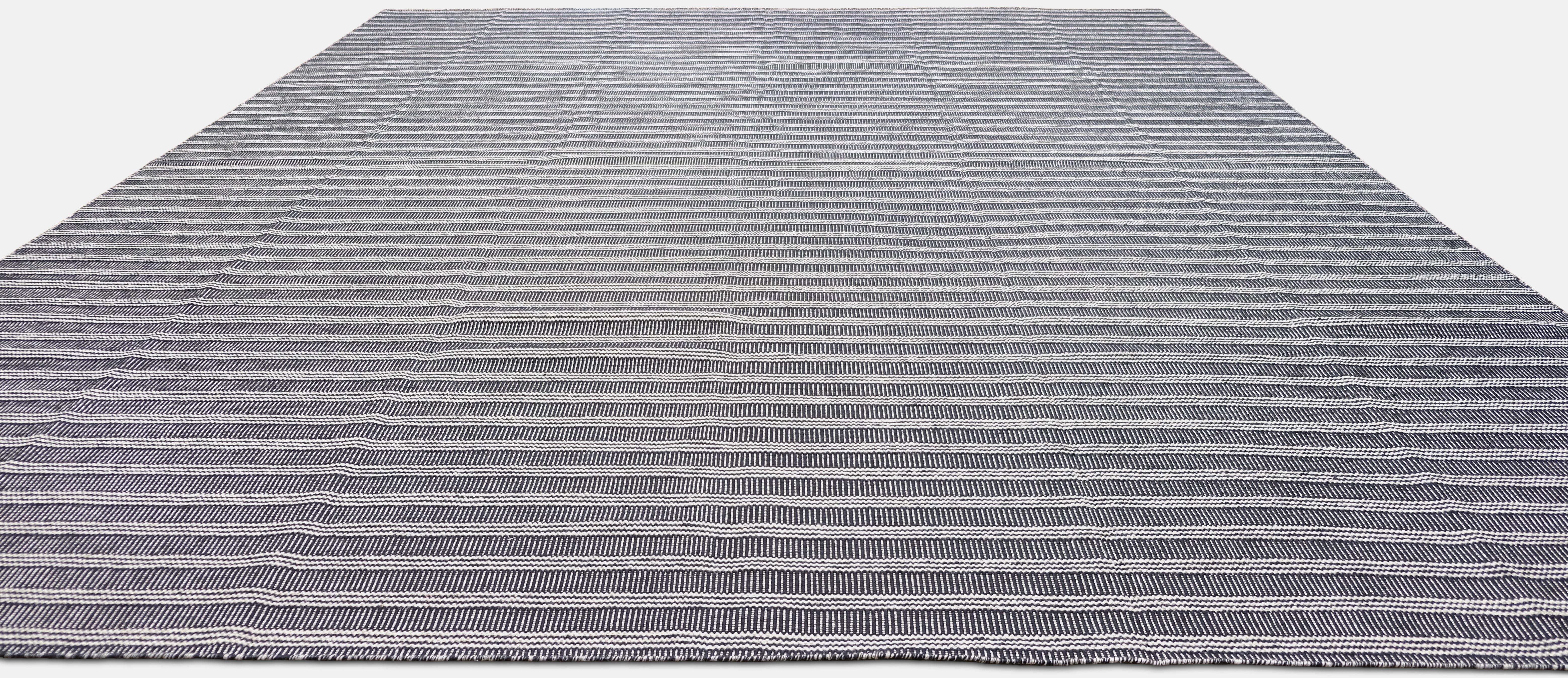 Asiatico Minimilist in lana a righe nere e avorio a tessitura piatta  14'2''x17'2'' in vendita
