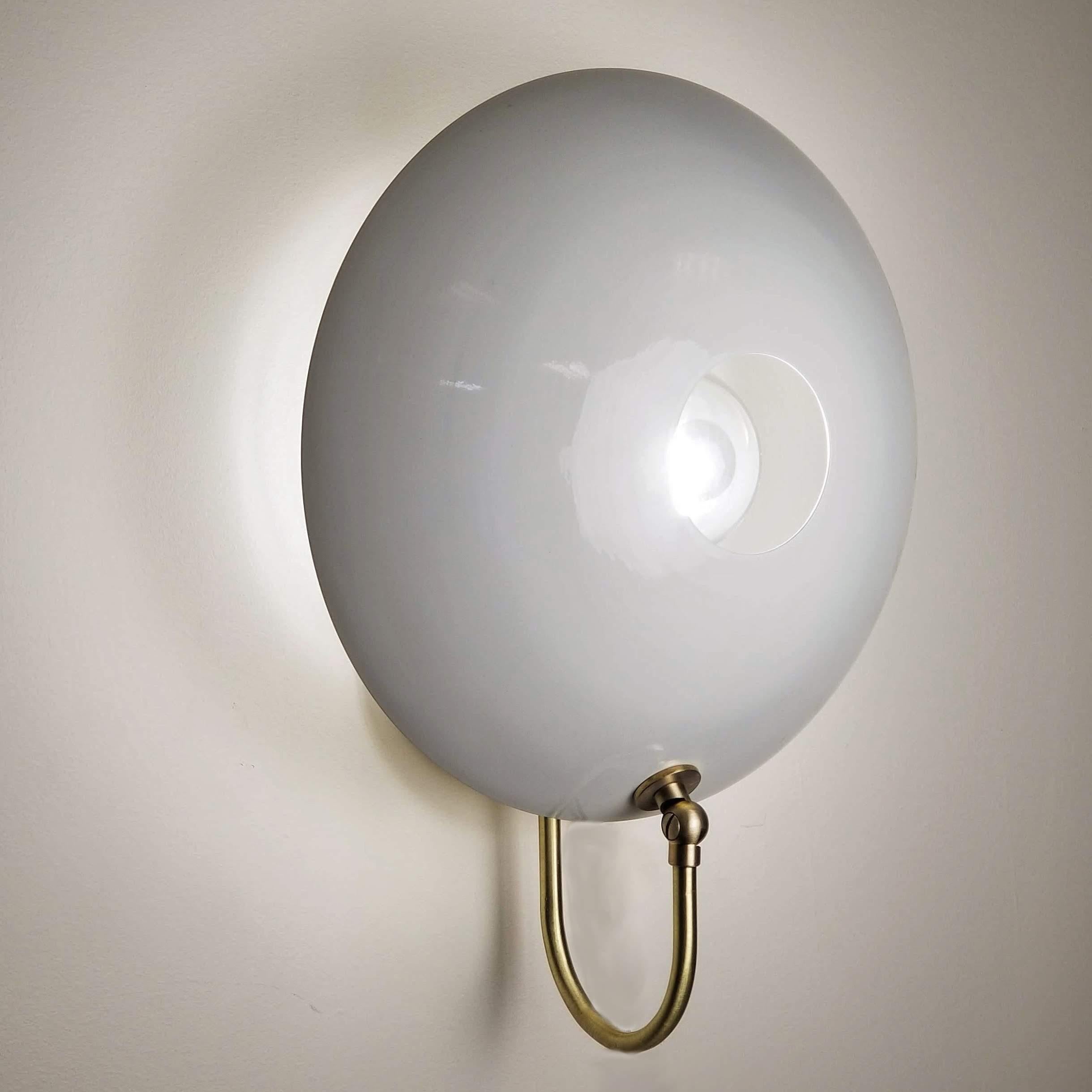 Mid-Century moderno MiniPOP Applique in ottone e smalto grigio di Blueprint Lighting in vendita