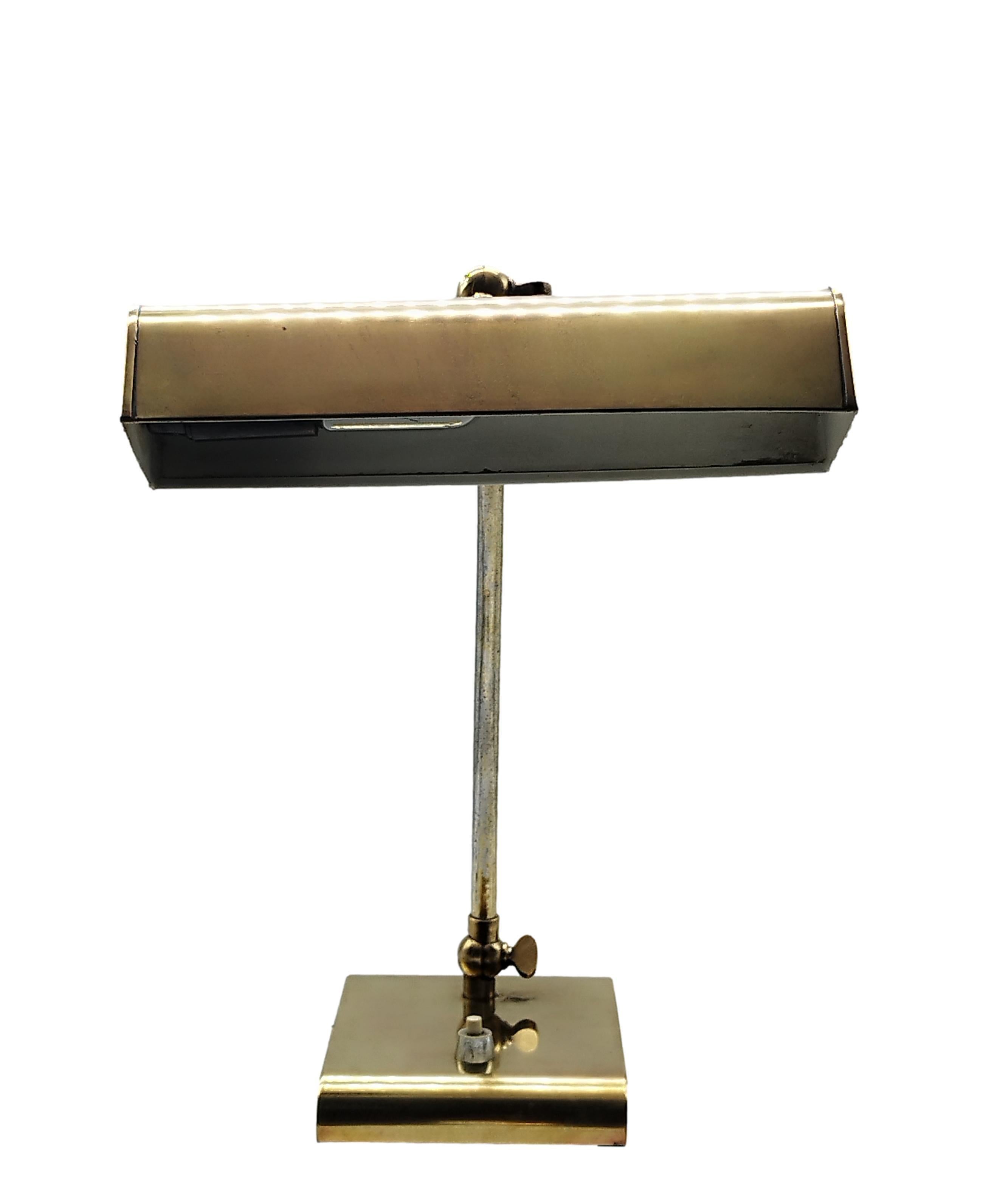 Mid-Century Modern Ministerial Brass Table Lamp with Swivelling Lampshade, Italy 1950s For Sale